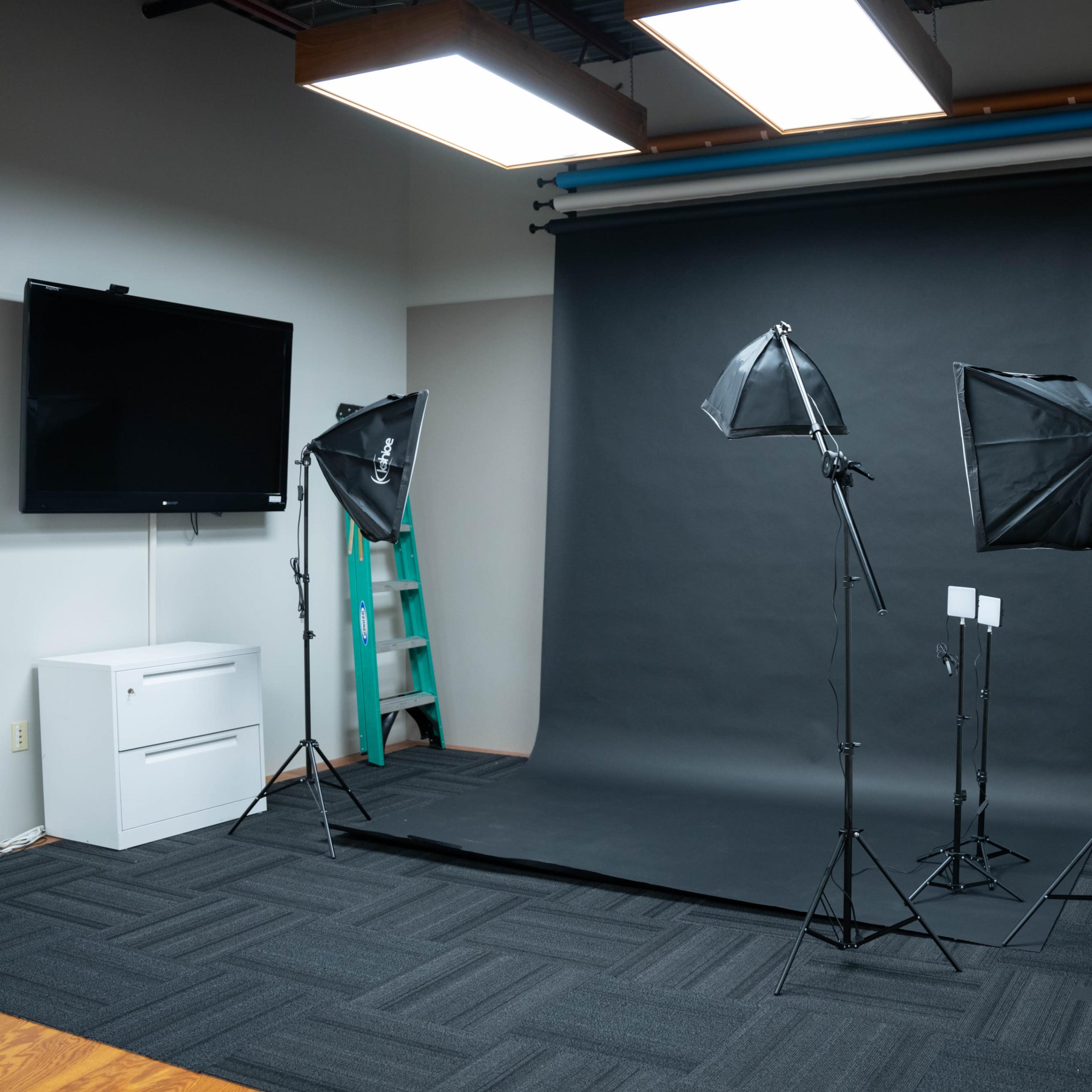 Creative Photography & Video Studio Image in Thomas - Dale, Saint Paul, MN