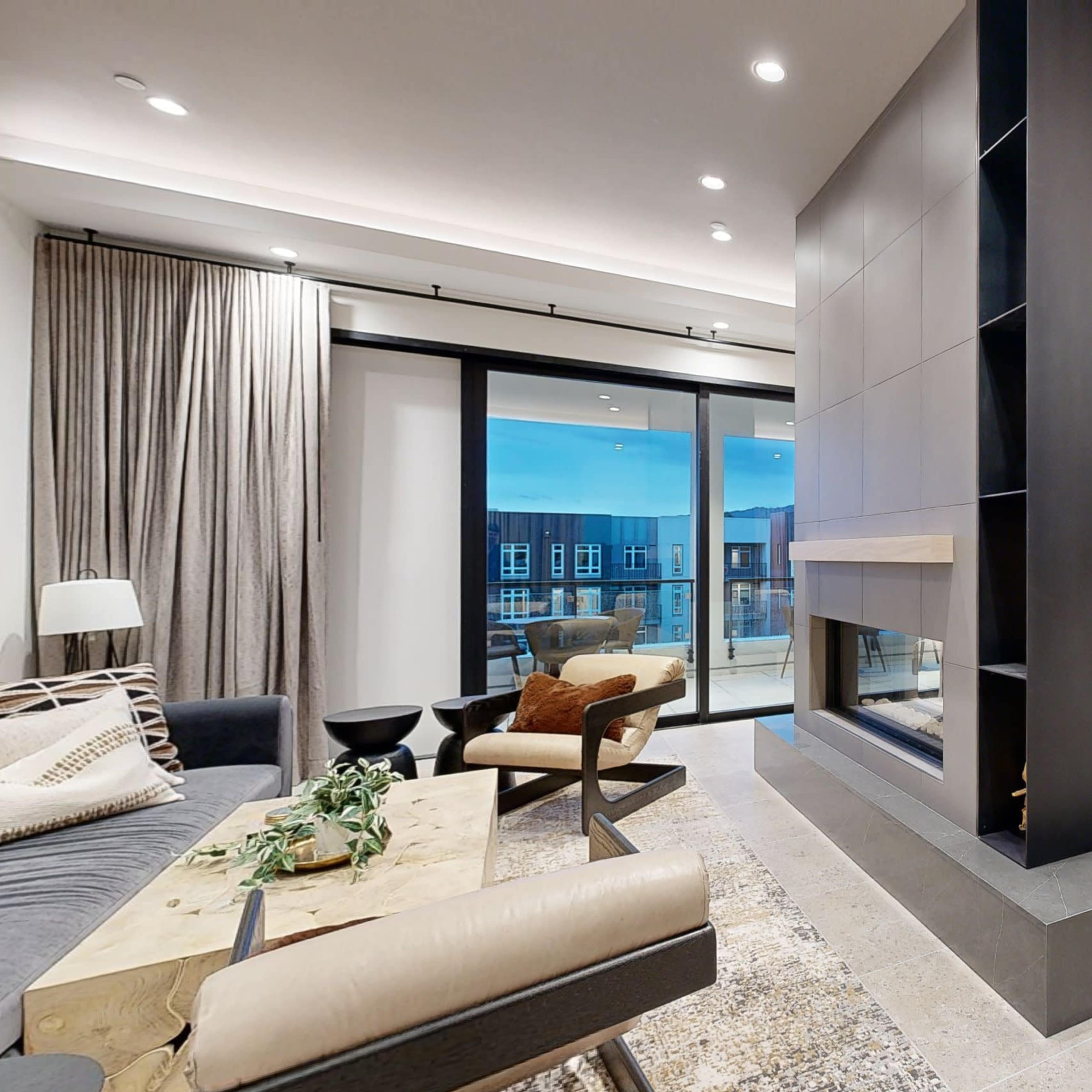 Contemporary Lounge with Spacious Seating Image in Dublin, Dublin, CA