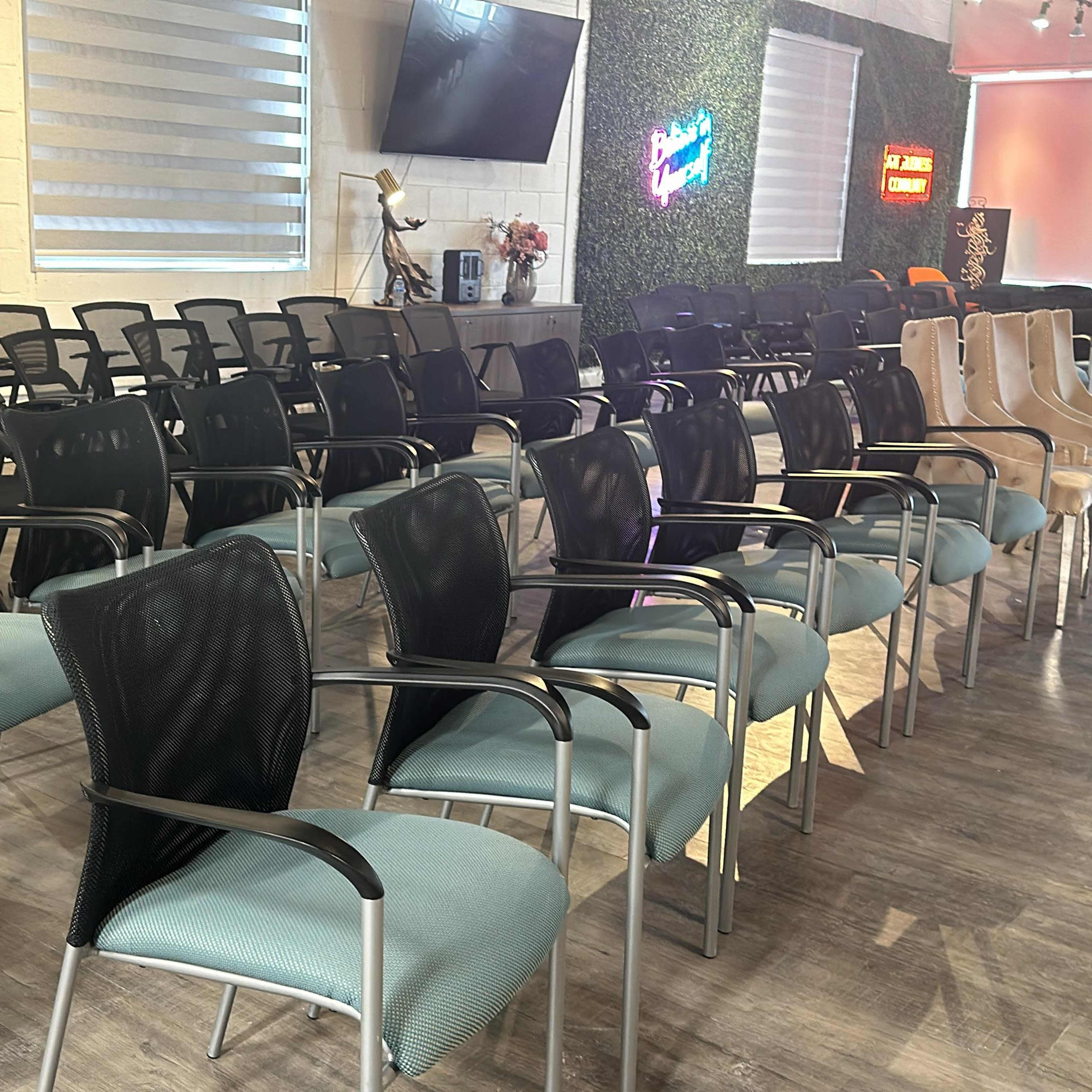 Downtown Industrial Loft for Events & Business Gatherings Image in Thornhill, Markham, ON