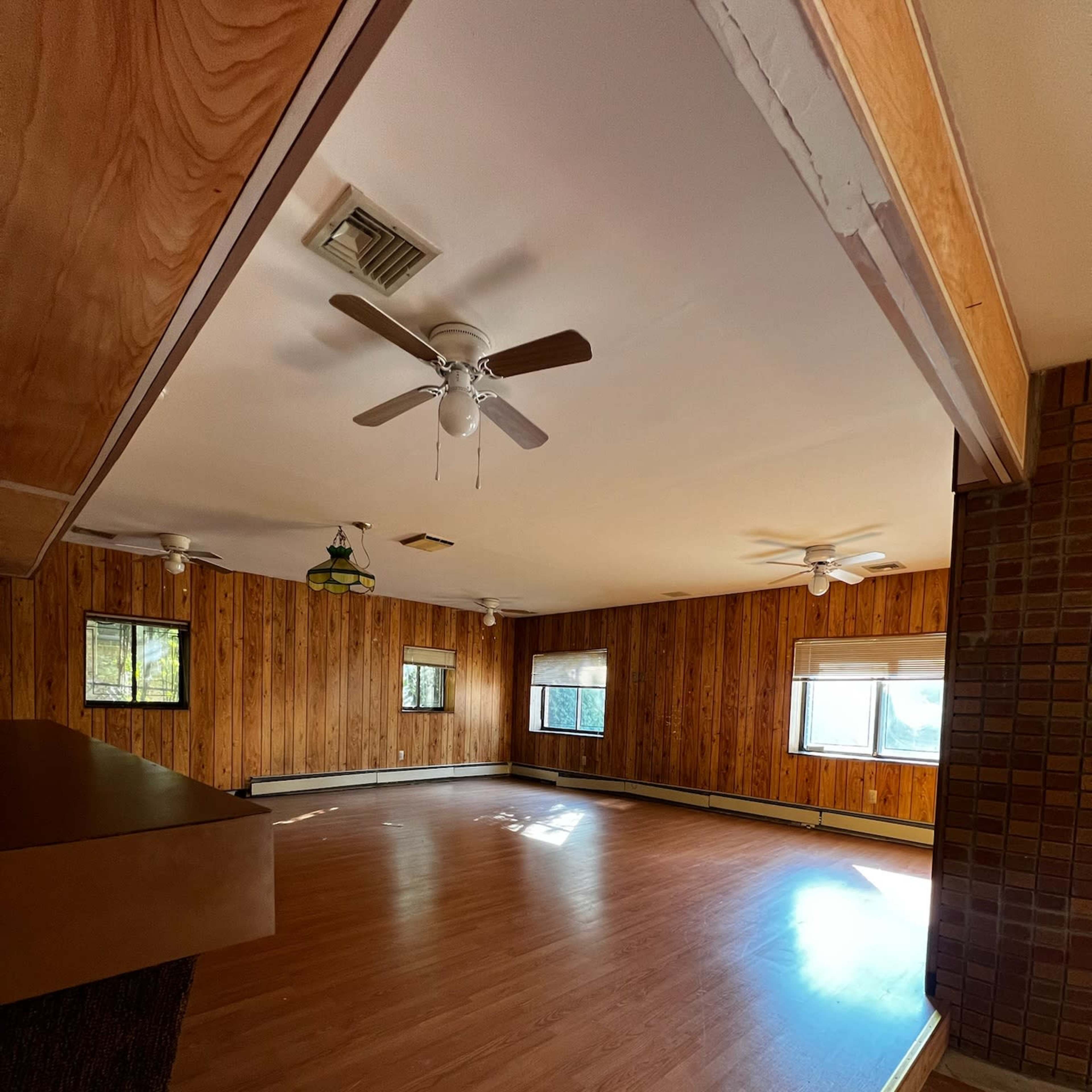 RUSTIC TWO FAMILY WOOD INTERIOR HOUSE FOR FILM AND PHOTOSHOOTS Image in Fort Lee, Fort Lee, NJ