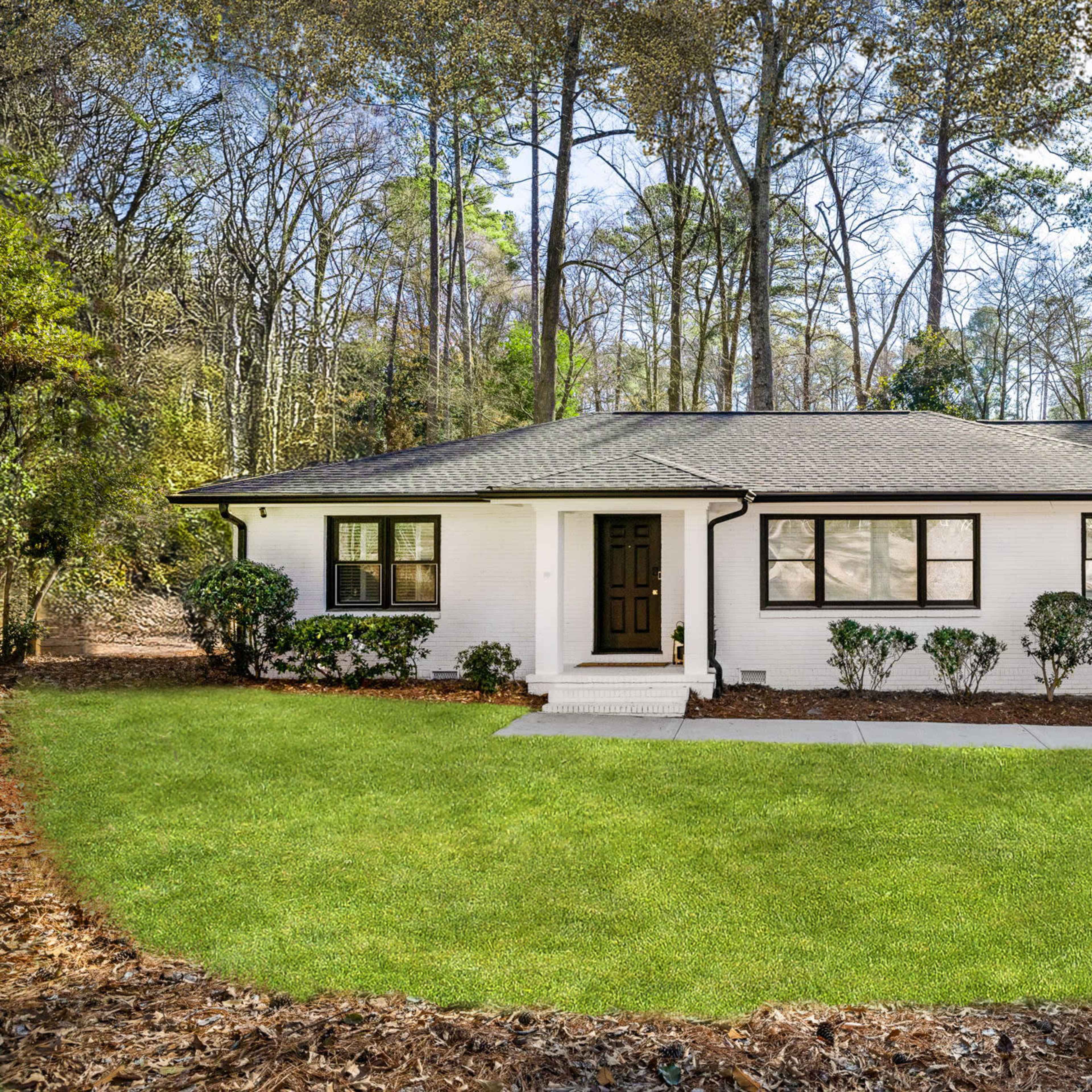 Buckhead/Luxurious/Walk to Lenox Mall/Hot Tub Image in Buckhead, Atlanta, GA