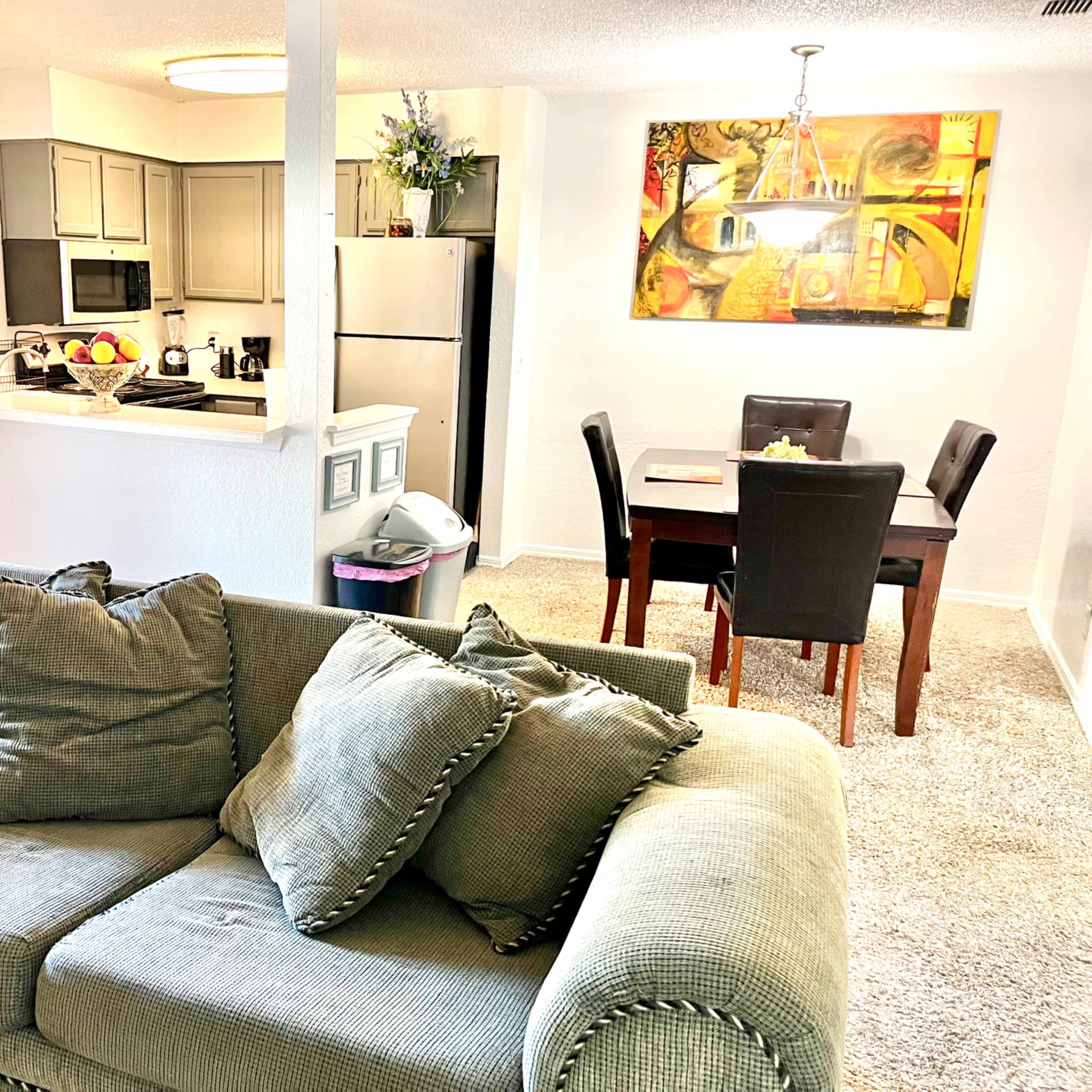 Daytona 2 Bed Art Deco Apartment 10 Minutes to Beach Image in Countryside Commercial, Port Orange, FL
