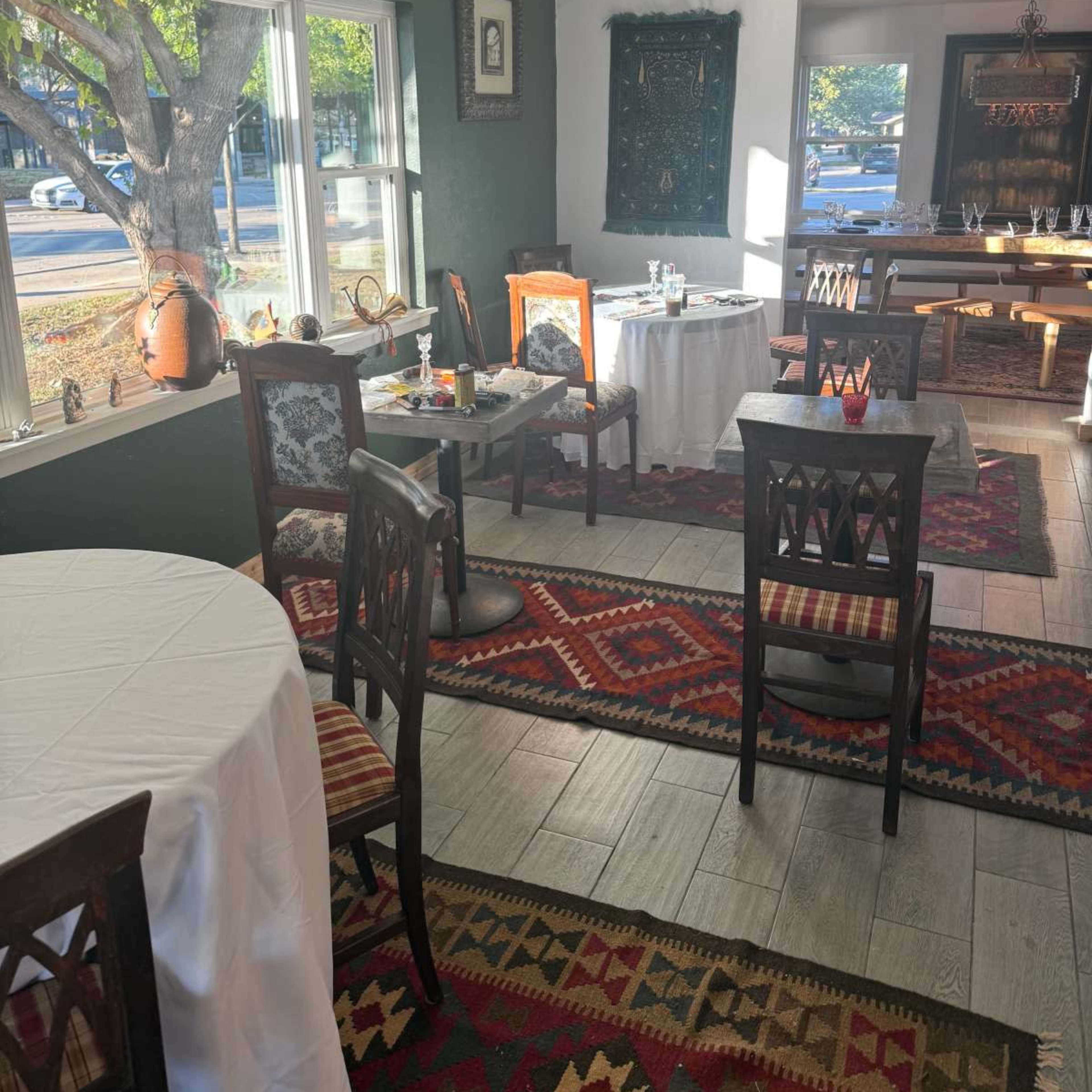 Elegant Lounge with Professional Kitchen for Private Gatherings Image in Roanoke, Roanoke, TX