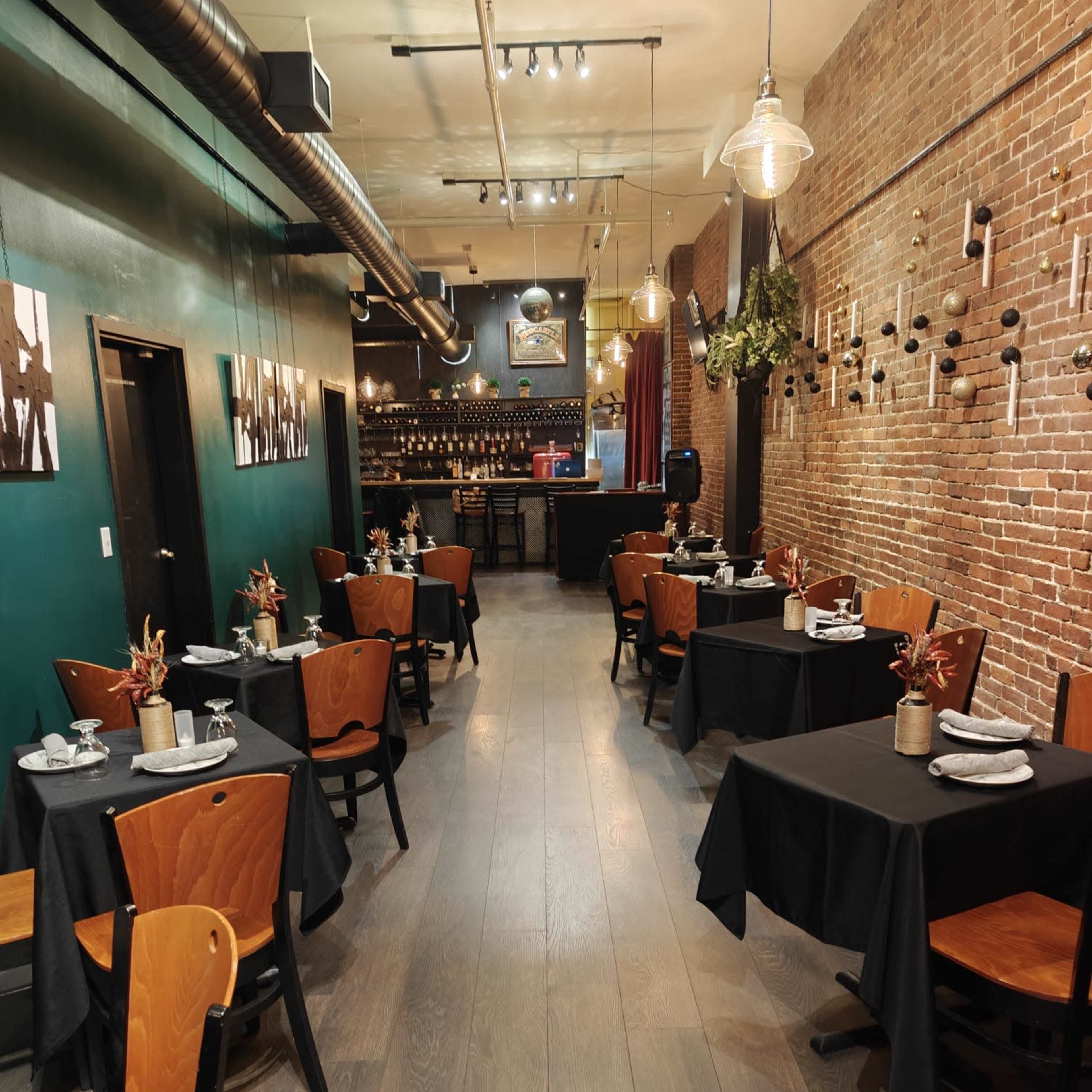 Stylish Lounge Gallery with a speakeasy Vibe Image in Lynn, Lynn, MA