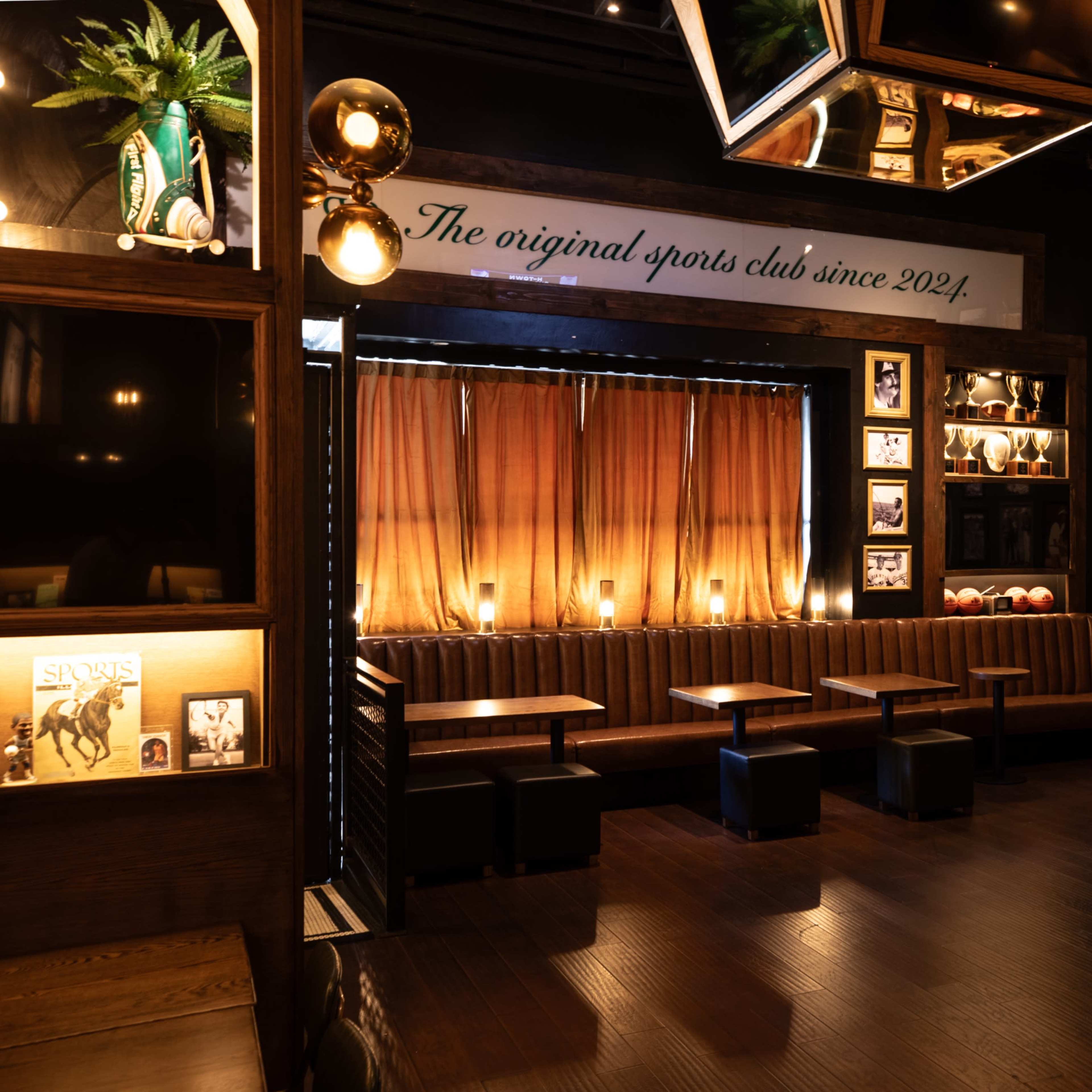 Classic, Nostalgic, Elevated, Hollywood, Restaurant/ Bar Image in Hollywood, Los Angeles, CA