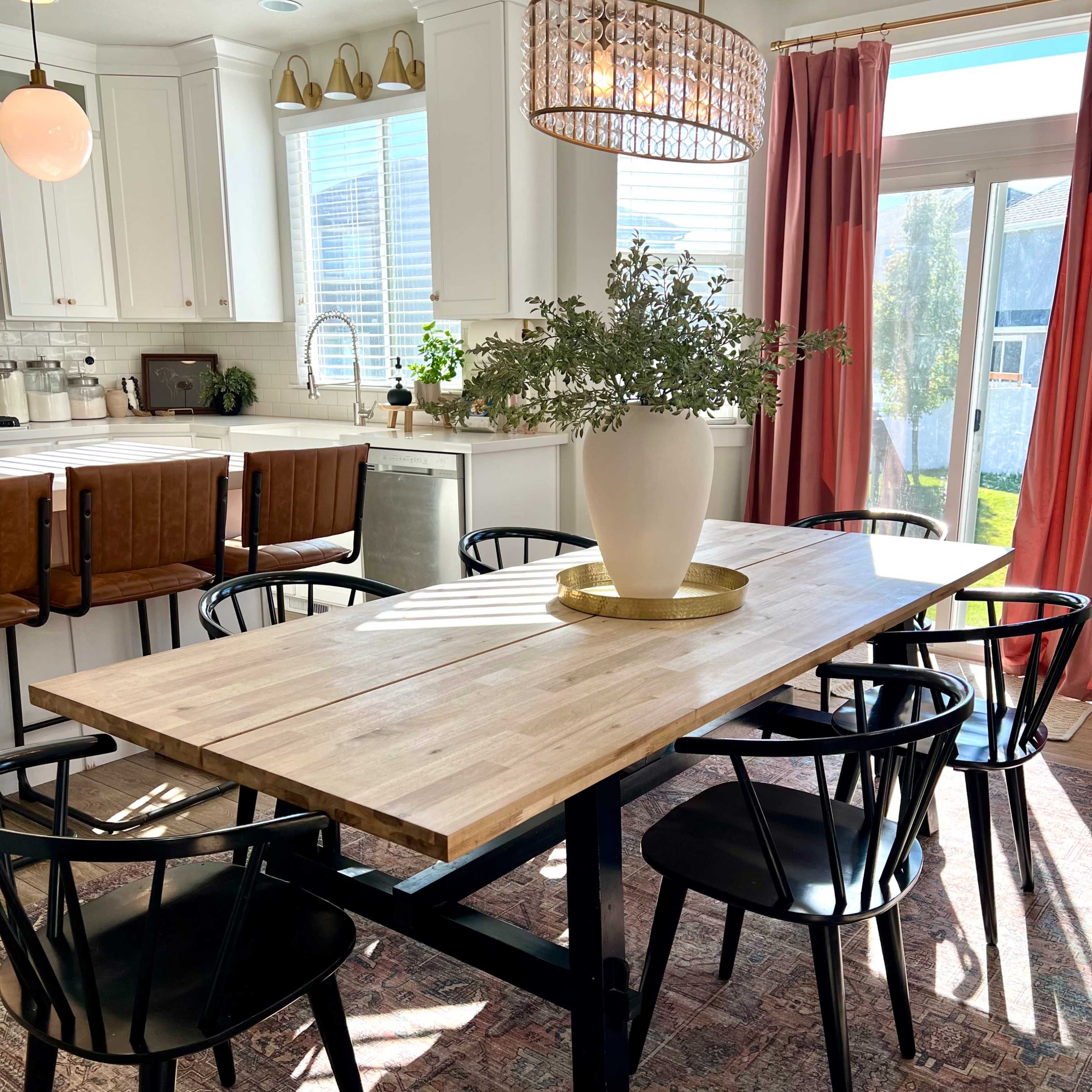 Welcoming Warm Modern Farmhouse Image in Vineyard, Vineyard, UT