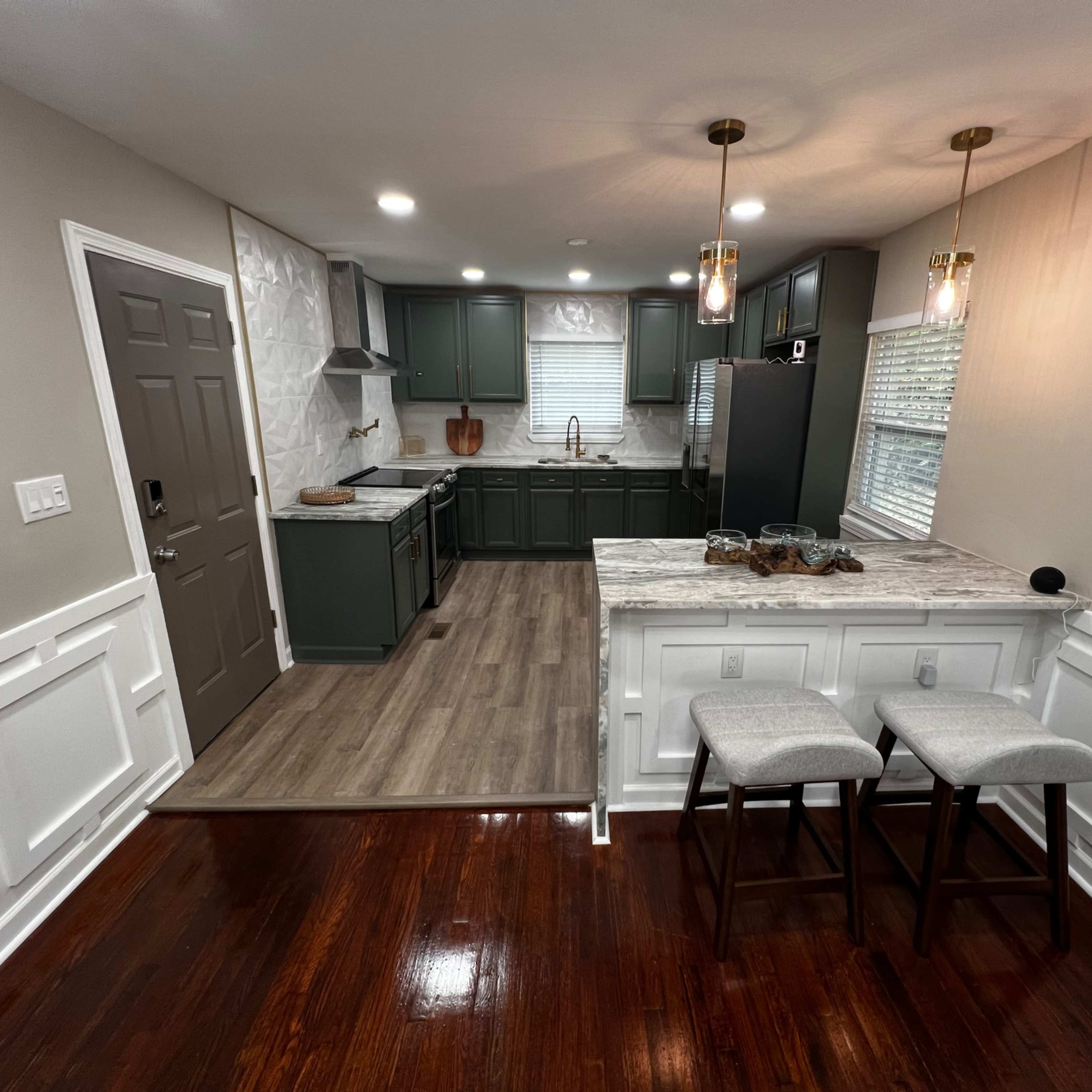 Newly Renovated Luxury Bungalow near Tyler Perry Studios & ATL Airport Image in East Point, East Point, GA