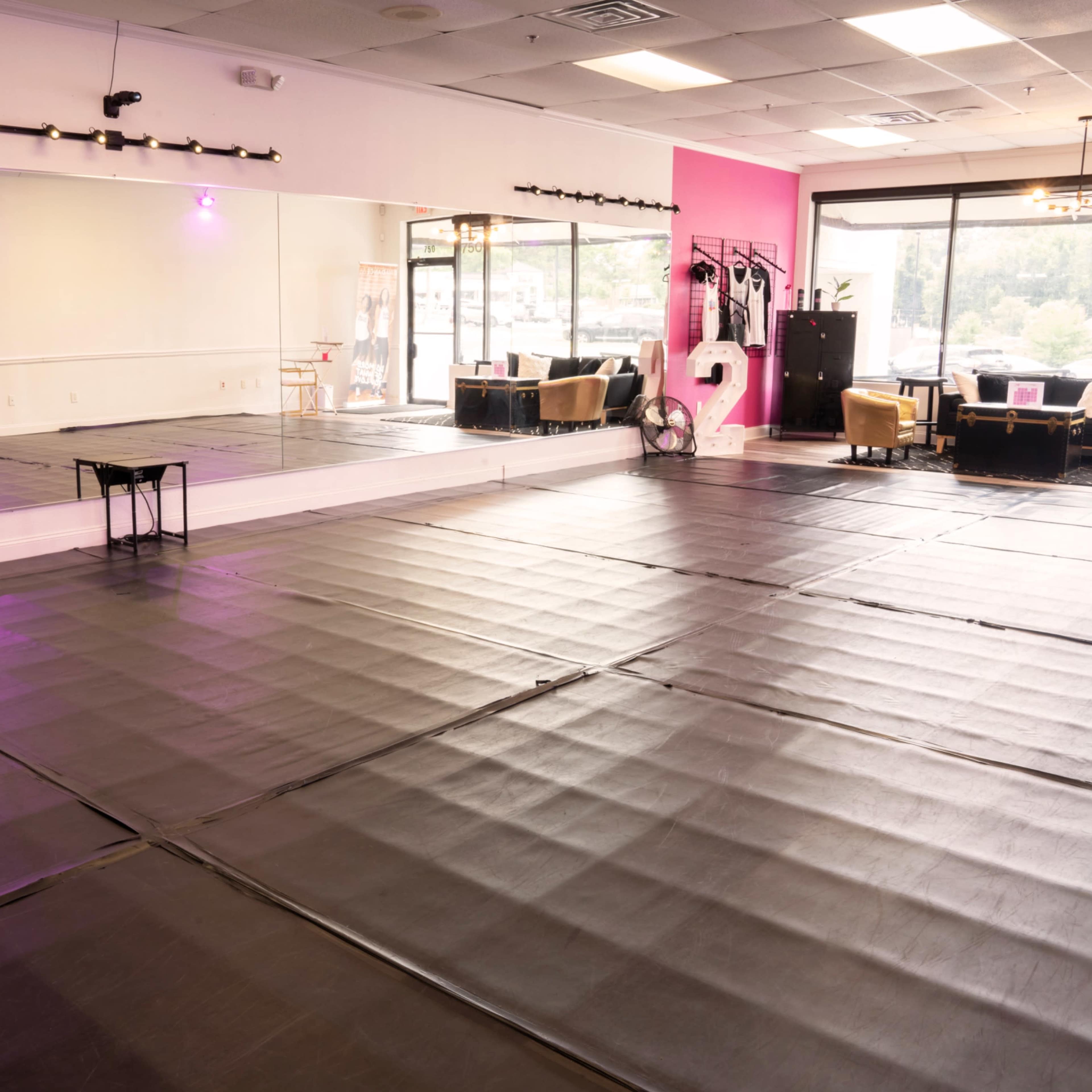 Spacious, Versatile Studio for Classes, Shoots, Parties, and Unlimited Creativity! Image in Sandy Springs, Atlanta, GA