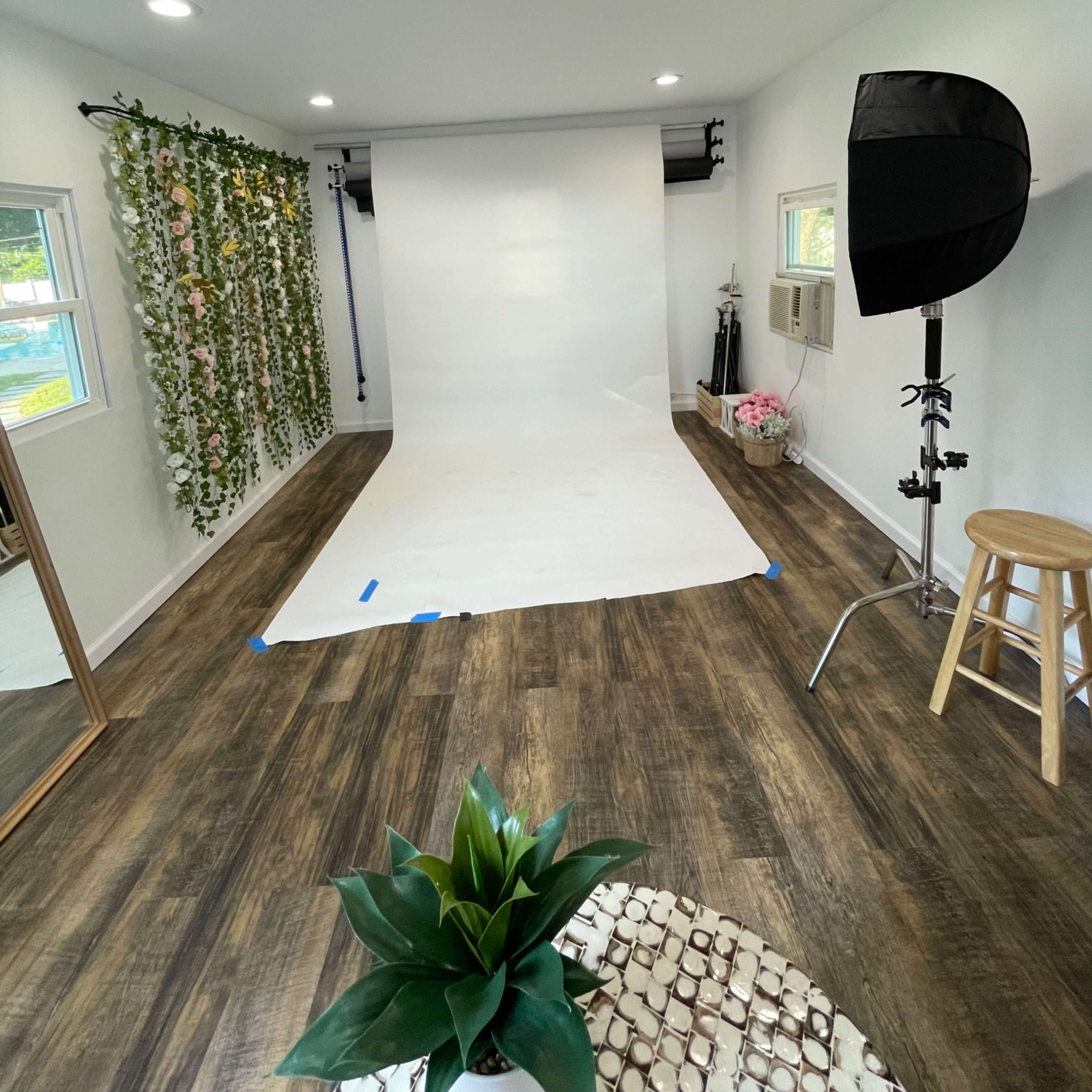 Chic Natural-Light Studio Perfect for Photoshoots, Video Shoots, Podcasts & More Image in Huntington, Dix Hills, NY