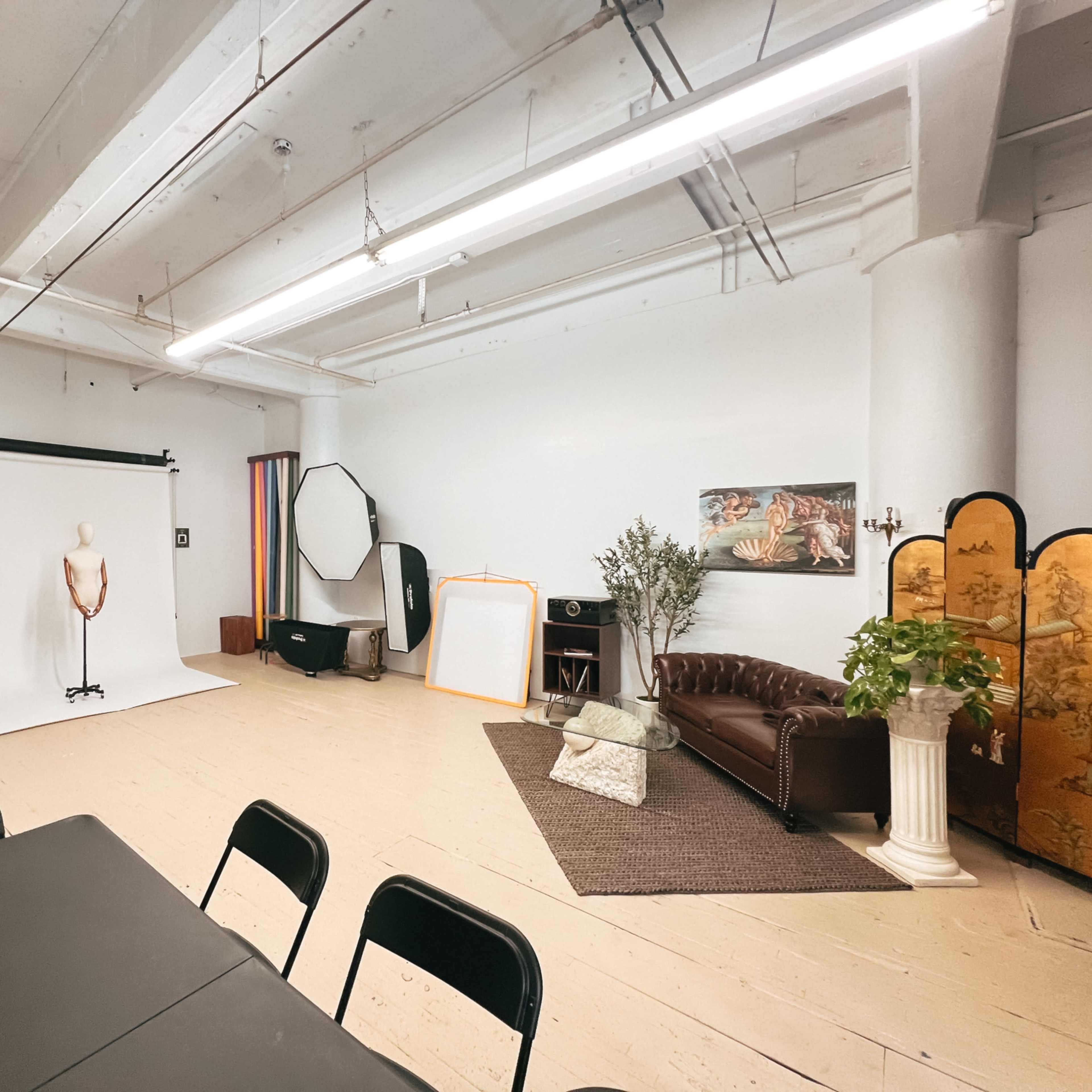 BEST VALUE! Beautiful Vintage Inspired Brooklyn Studio with tons of Profoto gear included! Image in Bedford-Stuyvesant, Brooklyn, NY