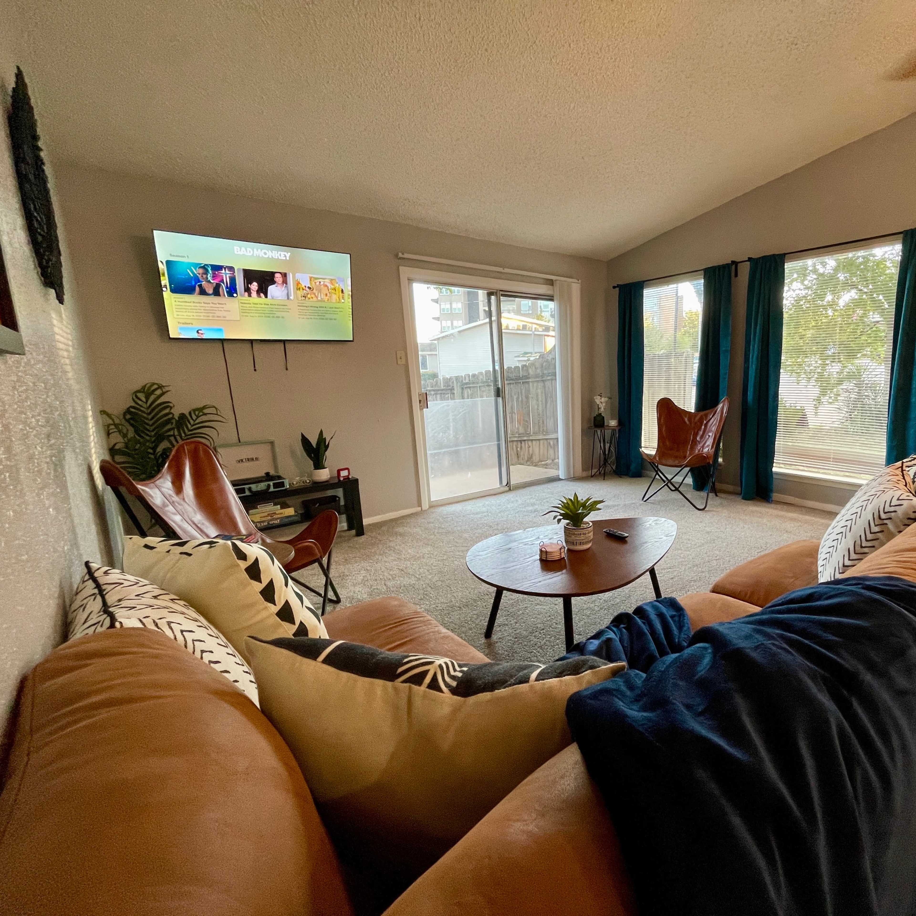 2br/2 bath/King House - 5 minutes to DT Austin! Image in Riverside, Austin, TX