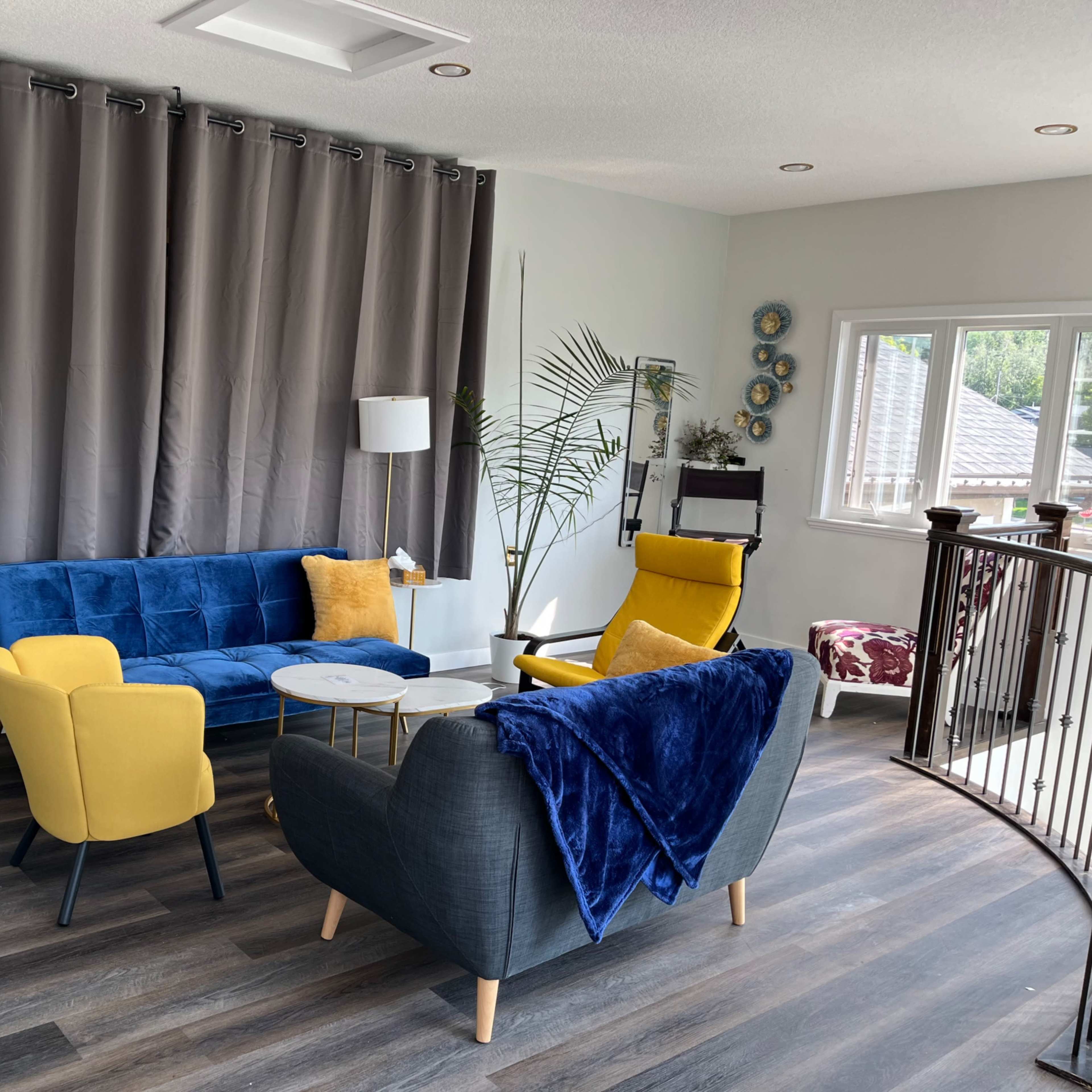 Urban Casual Meeting Space for ten. Image in Calgary, Calgary, AB