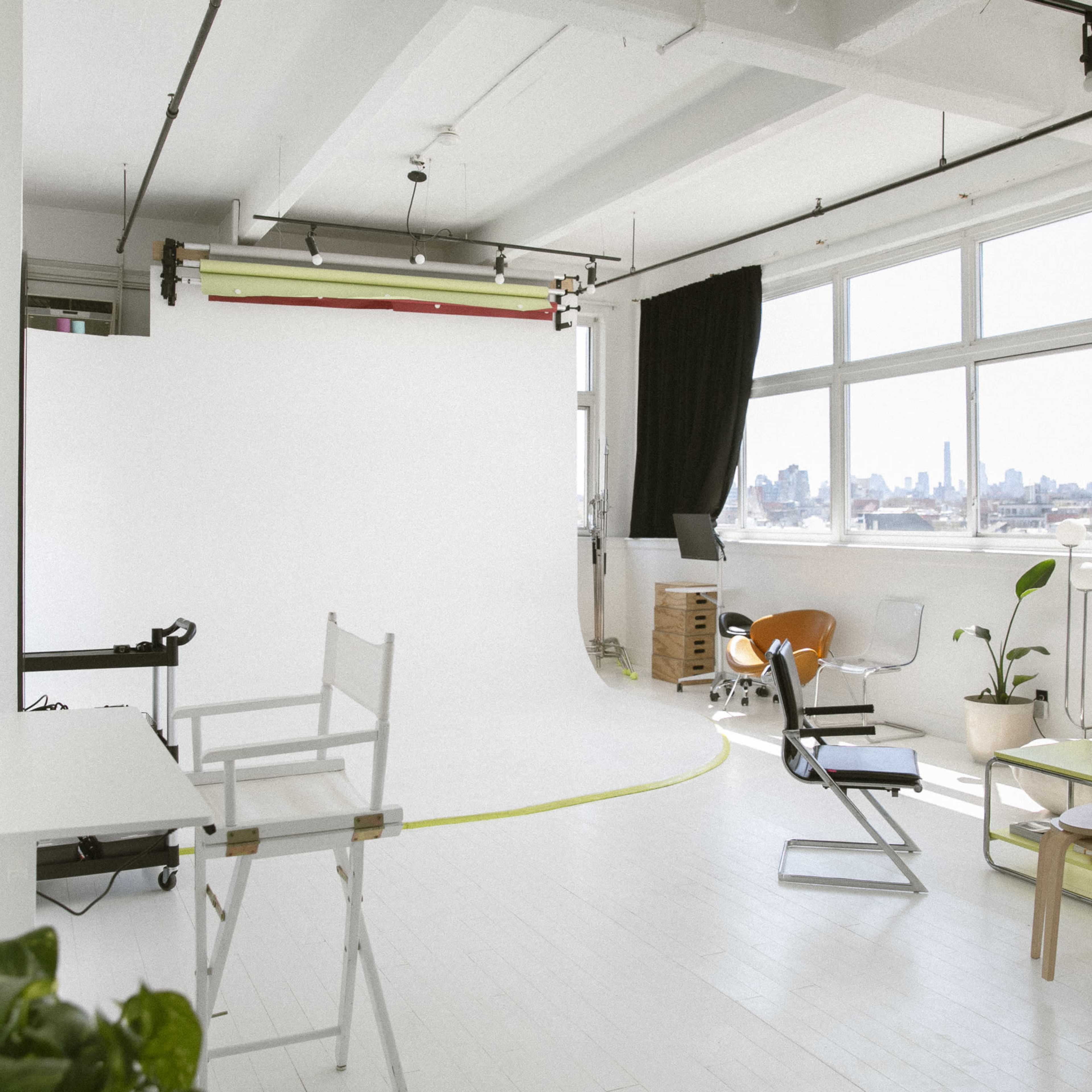 Spacious Minimalistic Cyclorama Photo Studio with lots of Natural Light, GREENPOINT Image in Greenpoint, Brooklyn, NY