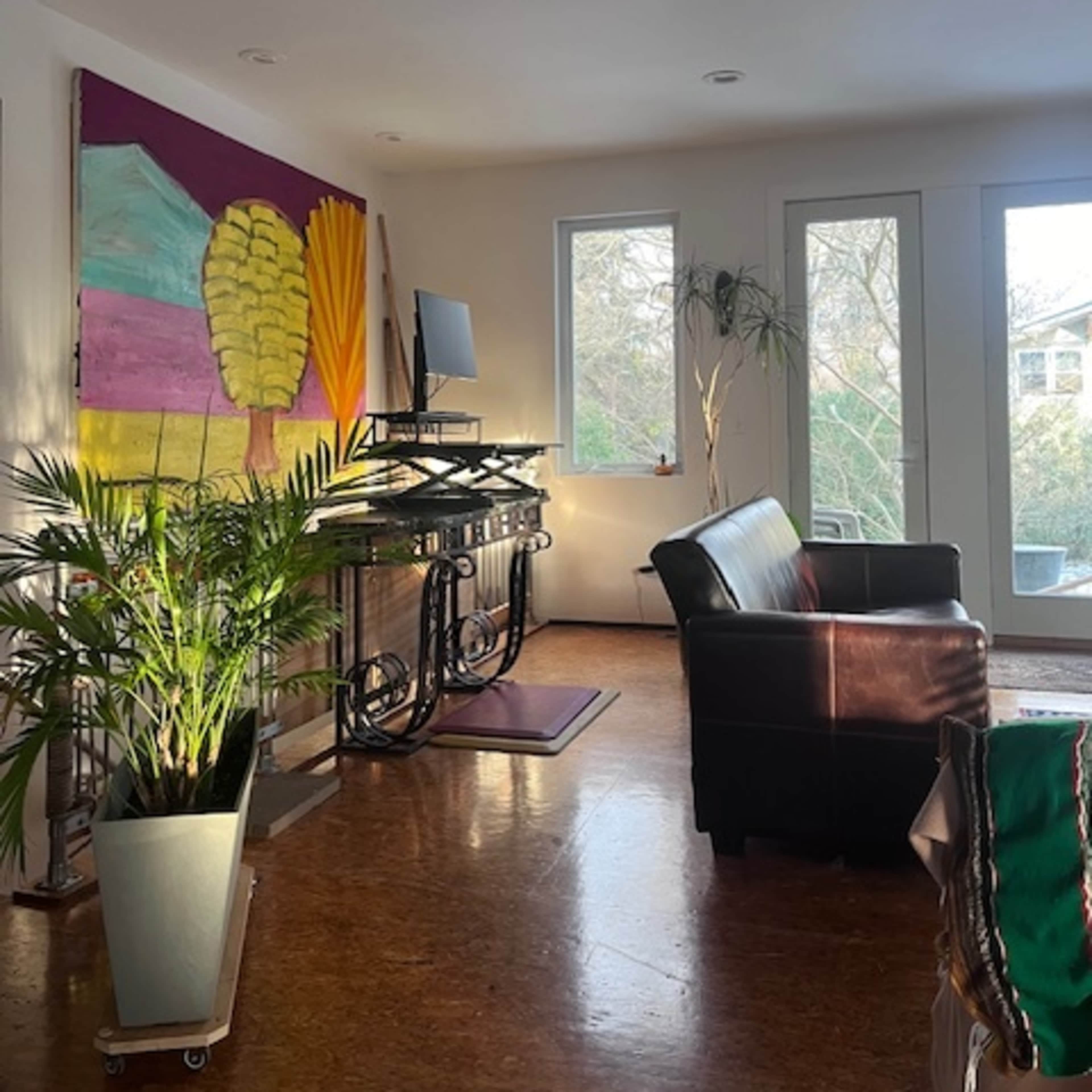 Expansive Suburban Studio with Open Floor Plan, Abundant Natural Light and Private Garden Image in Annapolis, Annapolis, MD
