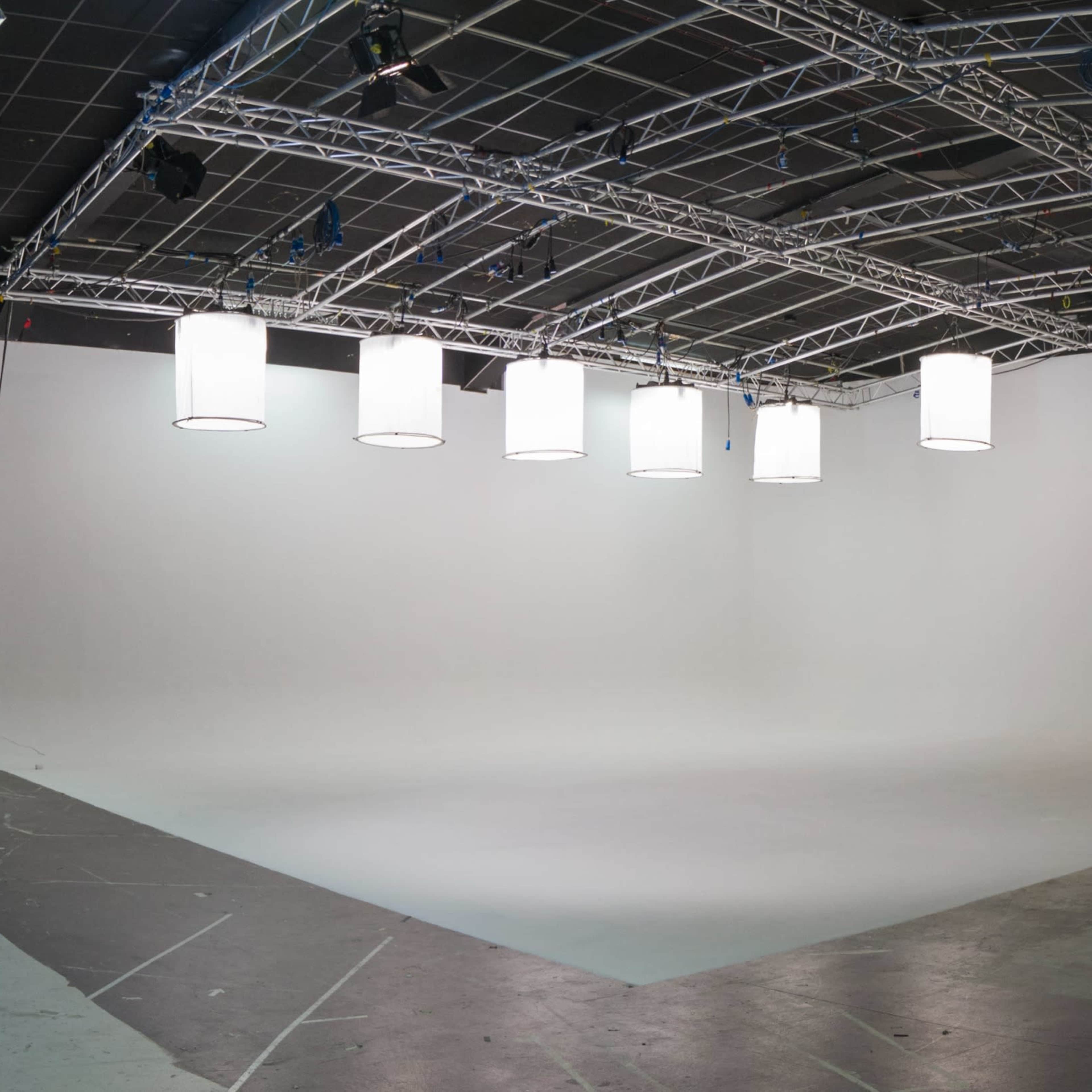 Premium 3,500 Sq Ft Studio in Central London – Ideal for Film & TV Image in London, London, England