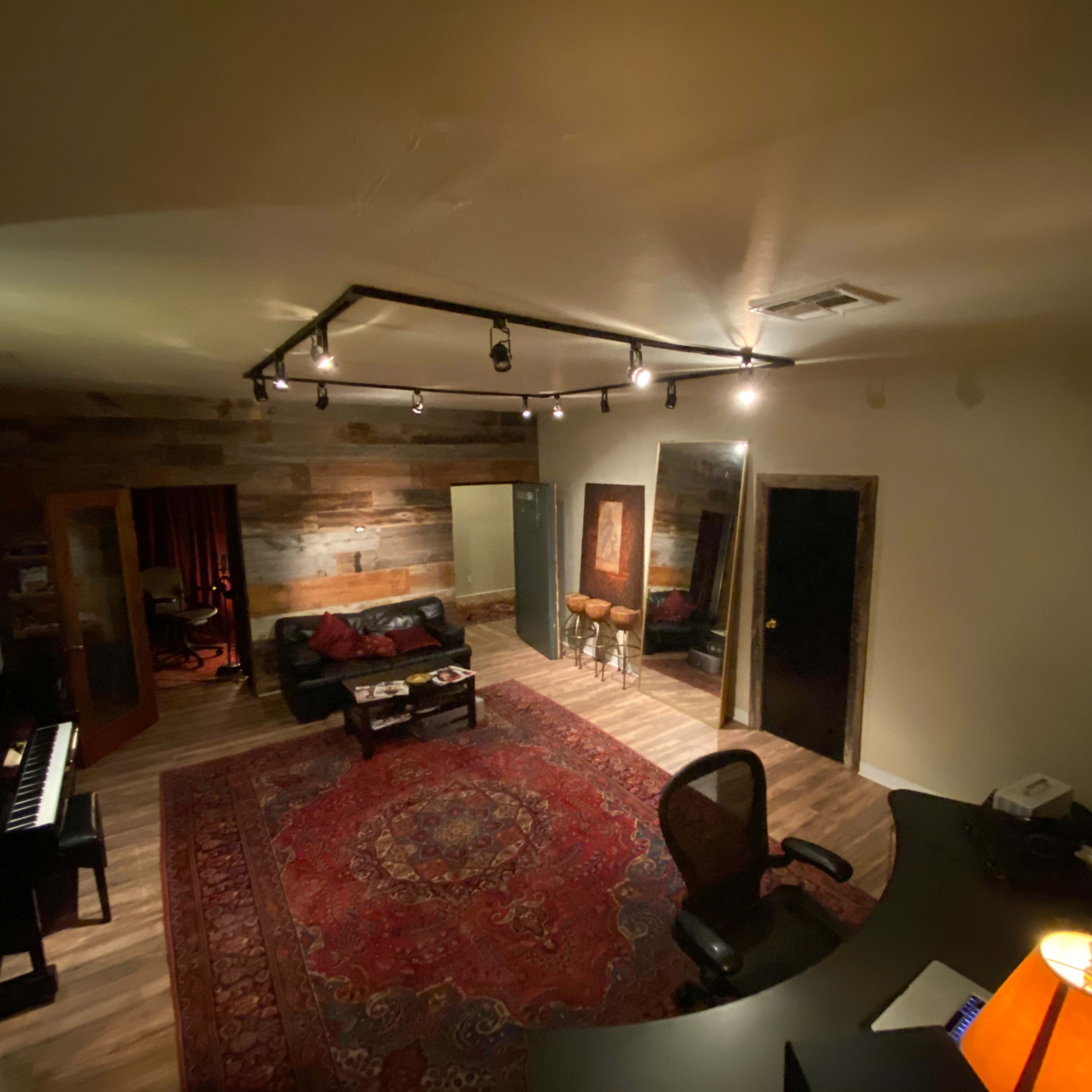 Hollywood Music Studio with Stunning Deck and Enclosed Garden Image in Hollywood, Los Angeles, CA