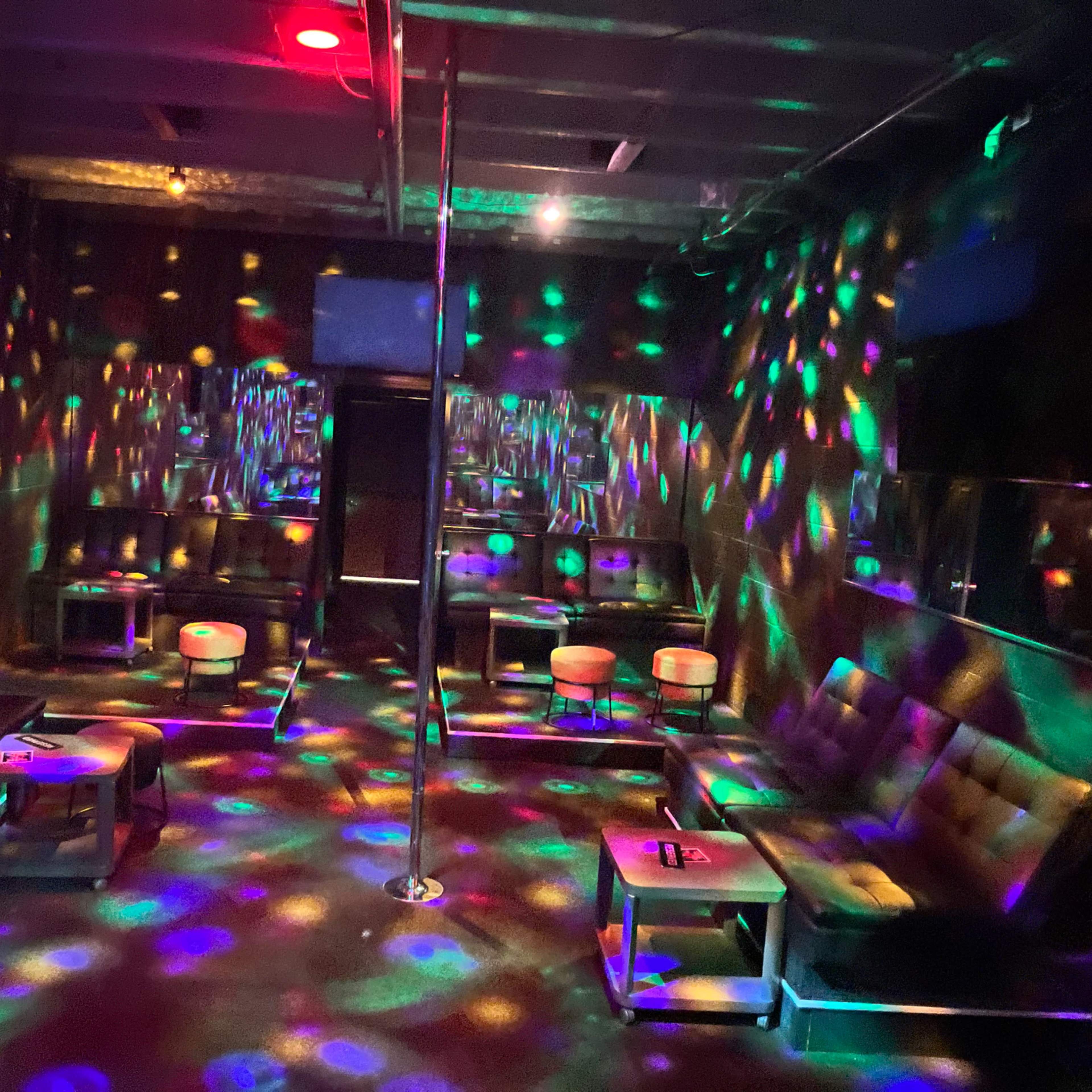 Queen city event space,minutes from downtown Image in Enderly Park, Charlotte, NC