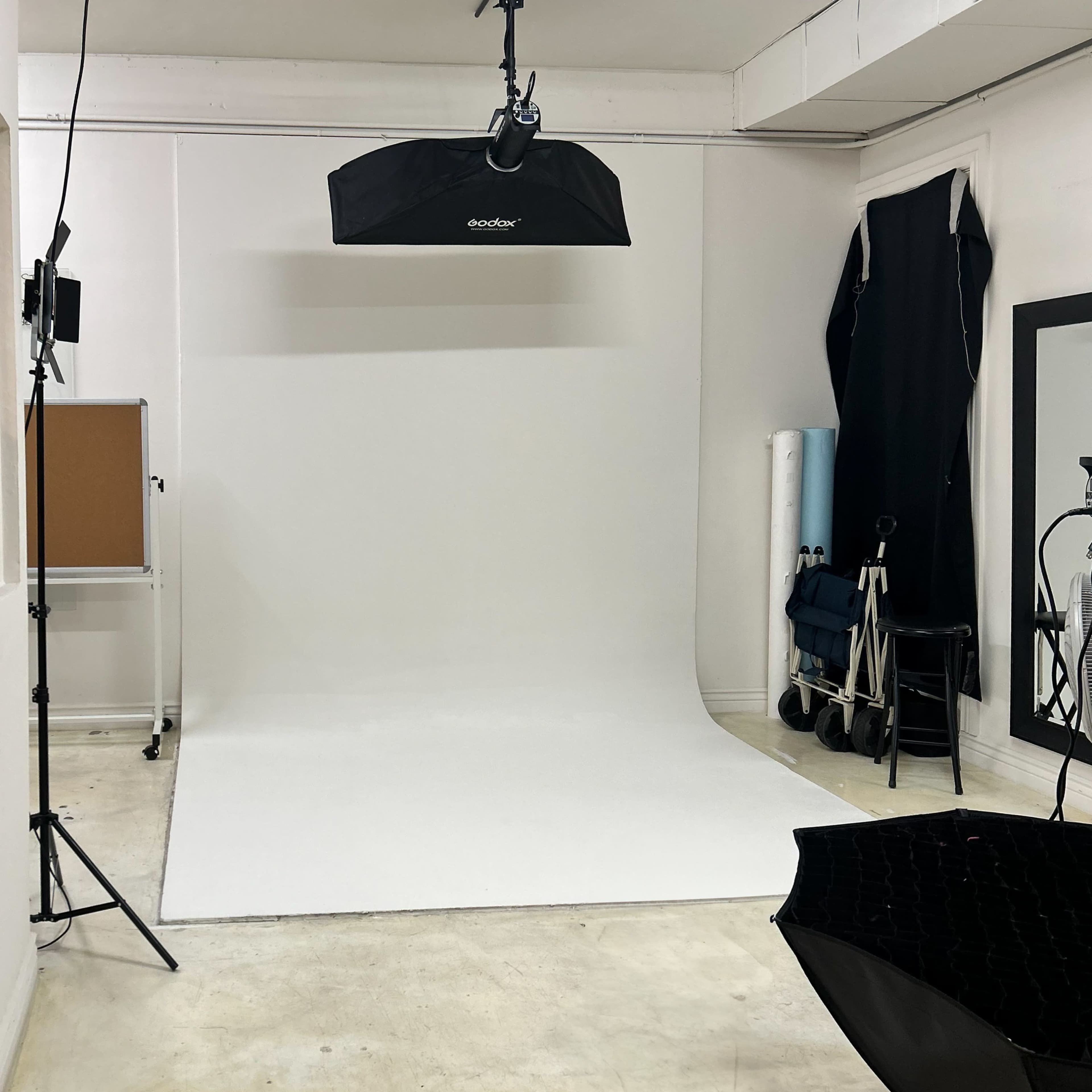 Midtown Cyclorama Studio Image in Encanto Village, Phoenix, AZ