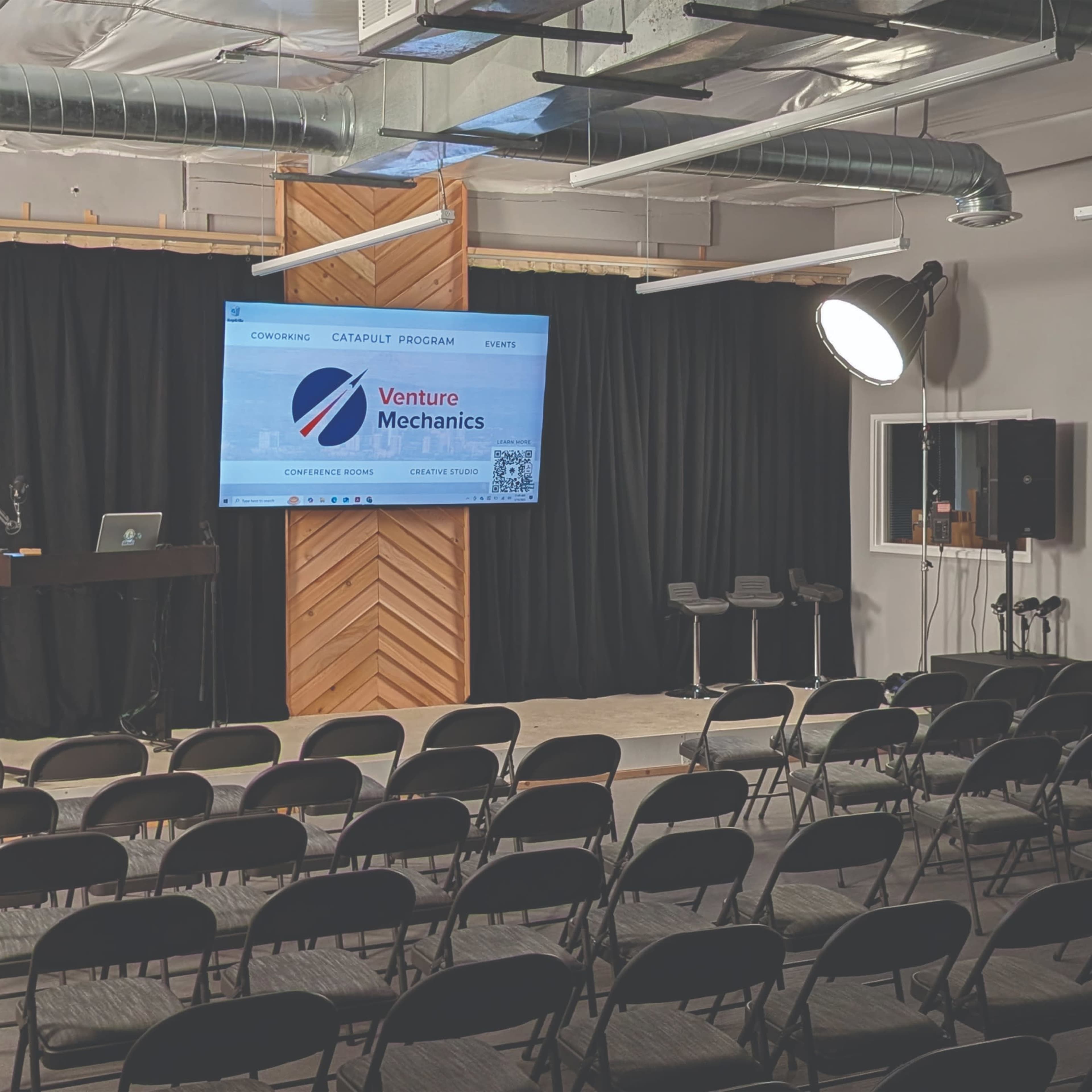 Versatile Event Space in Bellevue with Easy Access - Leonardo Room Image in Crossroads, Bellevue, WA