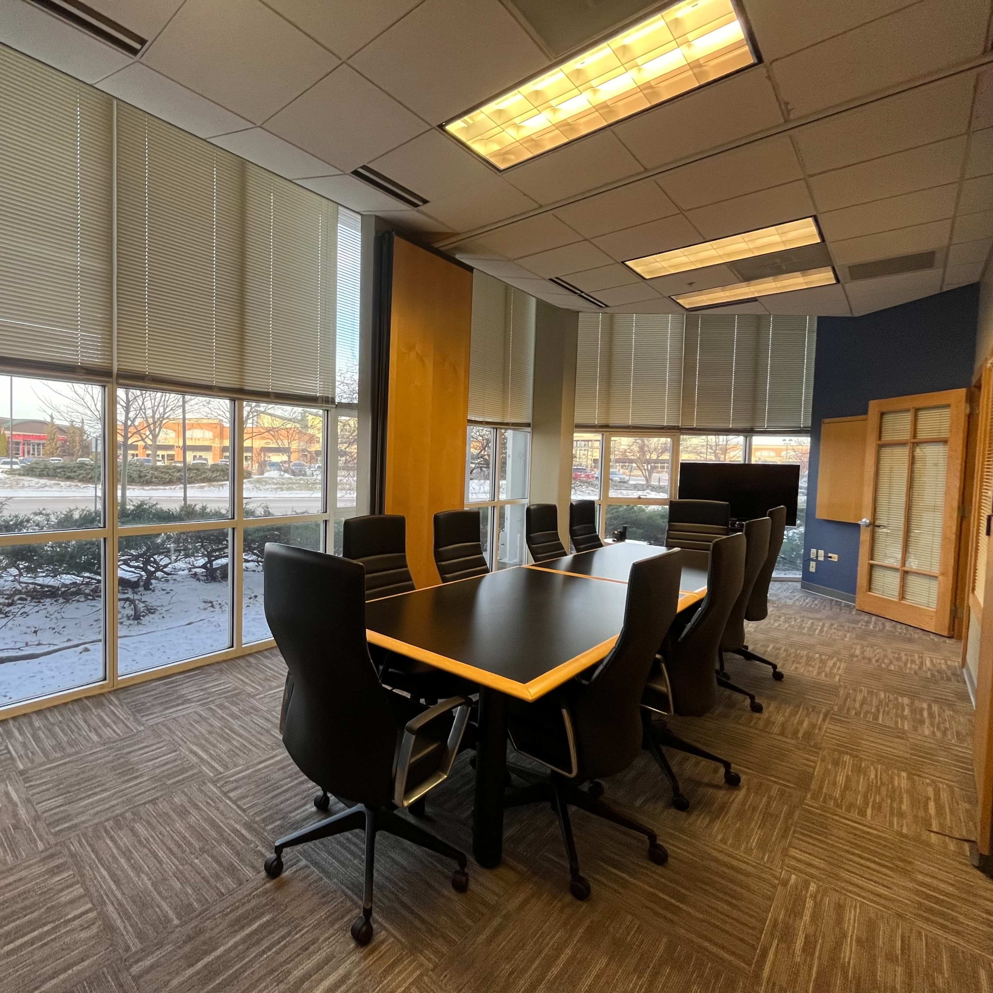 Modern Meeting Room in a Professional Executive Suites Company Image in Vernon Township, Lincolnshire, IL