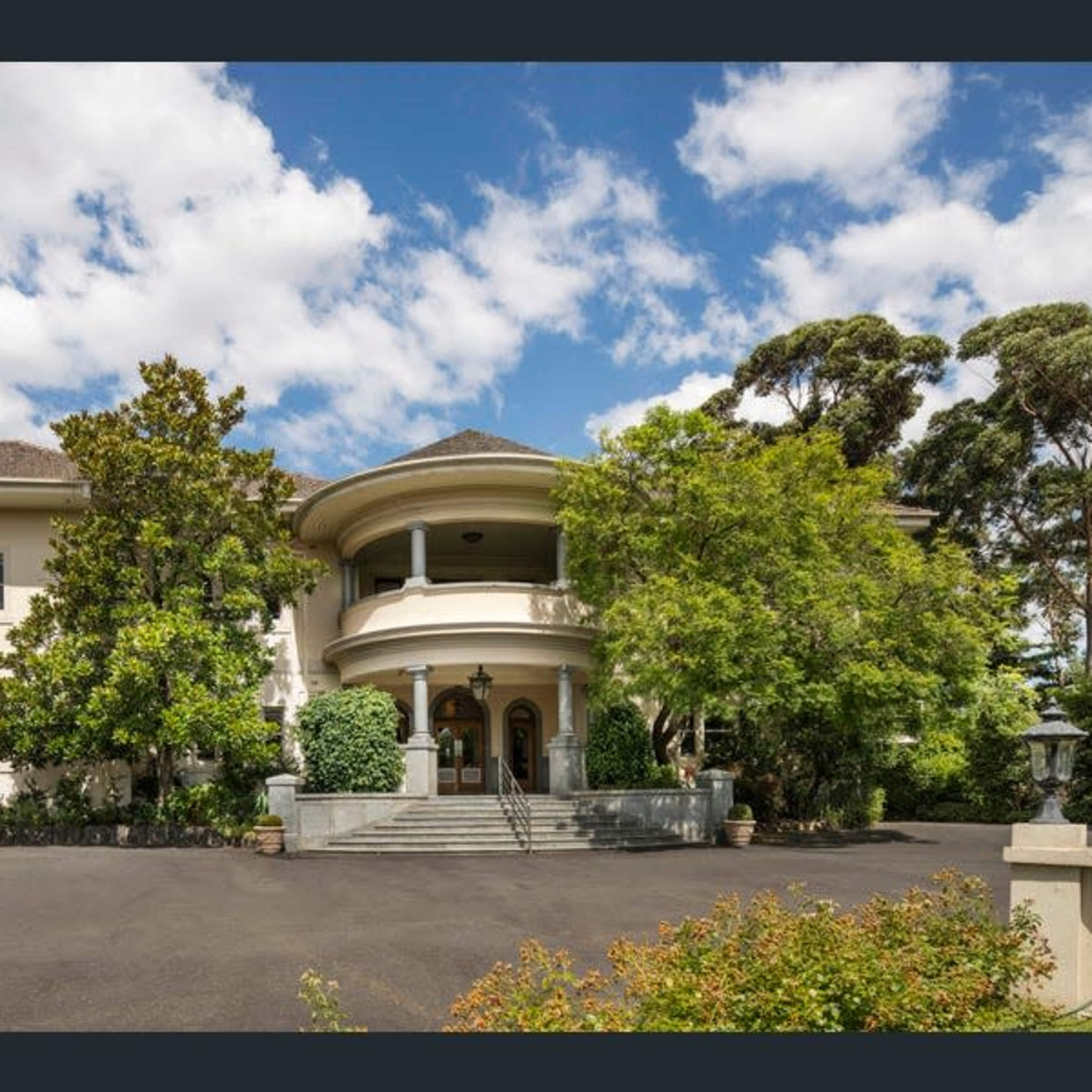 1930s mansion defining luxury and opulence of the era Image in Balwyn, Melbourne, VIC