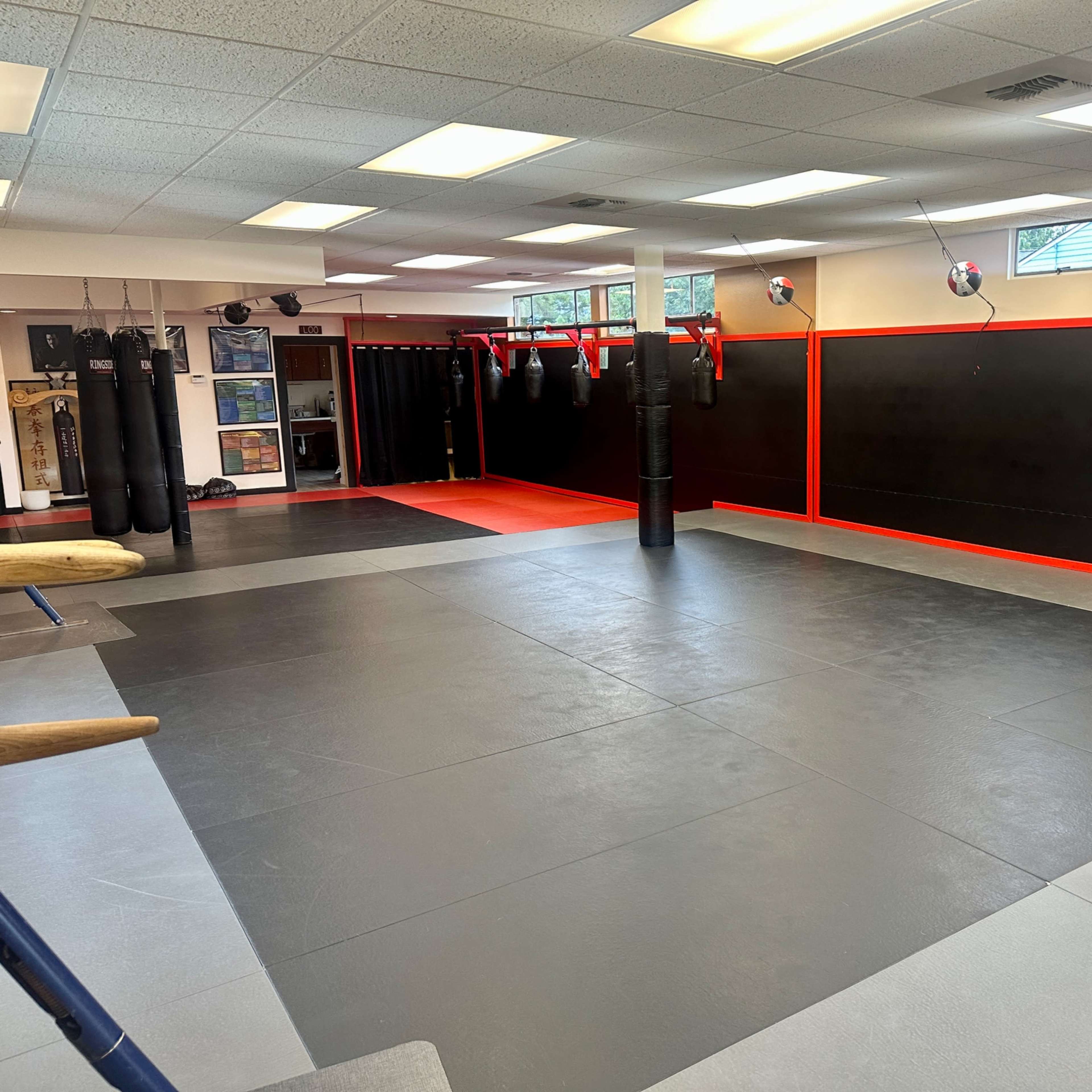 Spacious Urban Fitness Studio with Open Mat, Martial Arts Energy, and Cold + Heat Therapy Image in Seattle, Seattle, WA