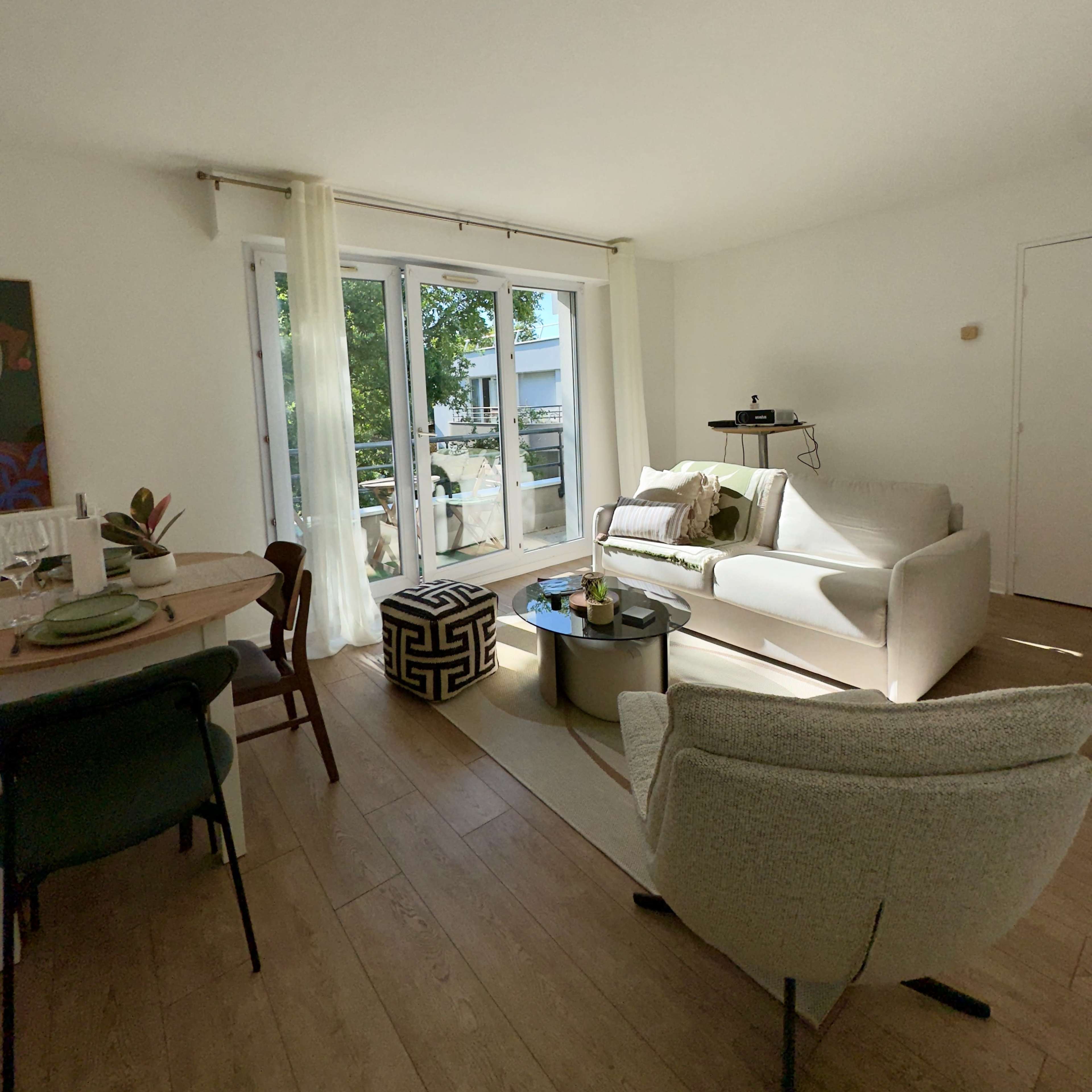 Loft élégant et minimaliste Image dans , Champs-sur-Marne, Île-de-France