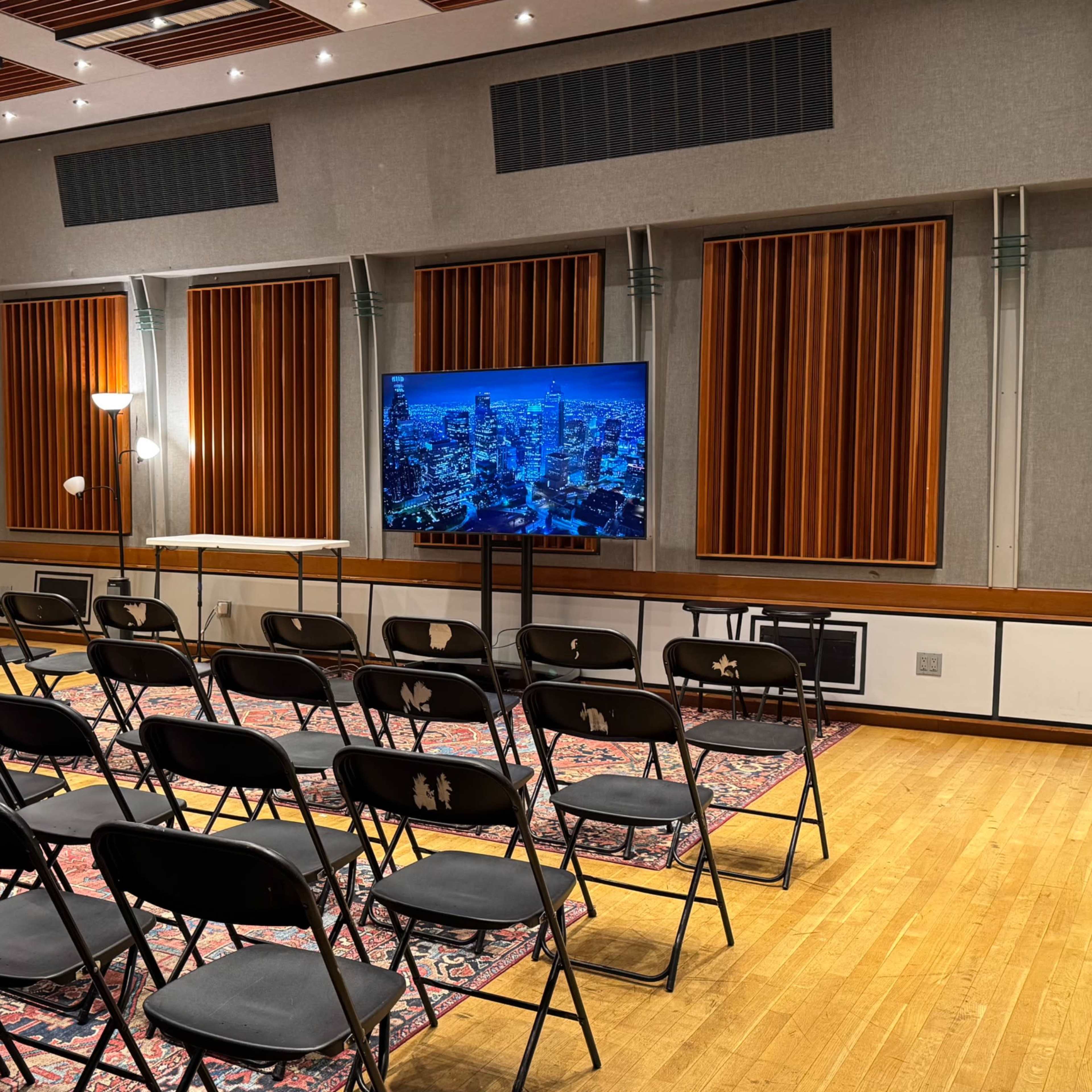 Iconic Spacious Studio - Meeting Event Image in Midtown Manhattan, New York, NY