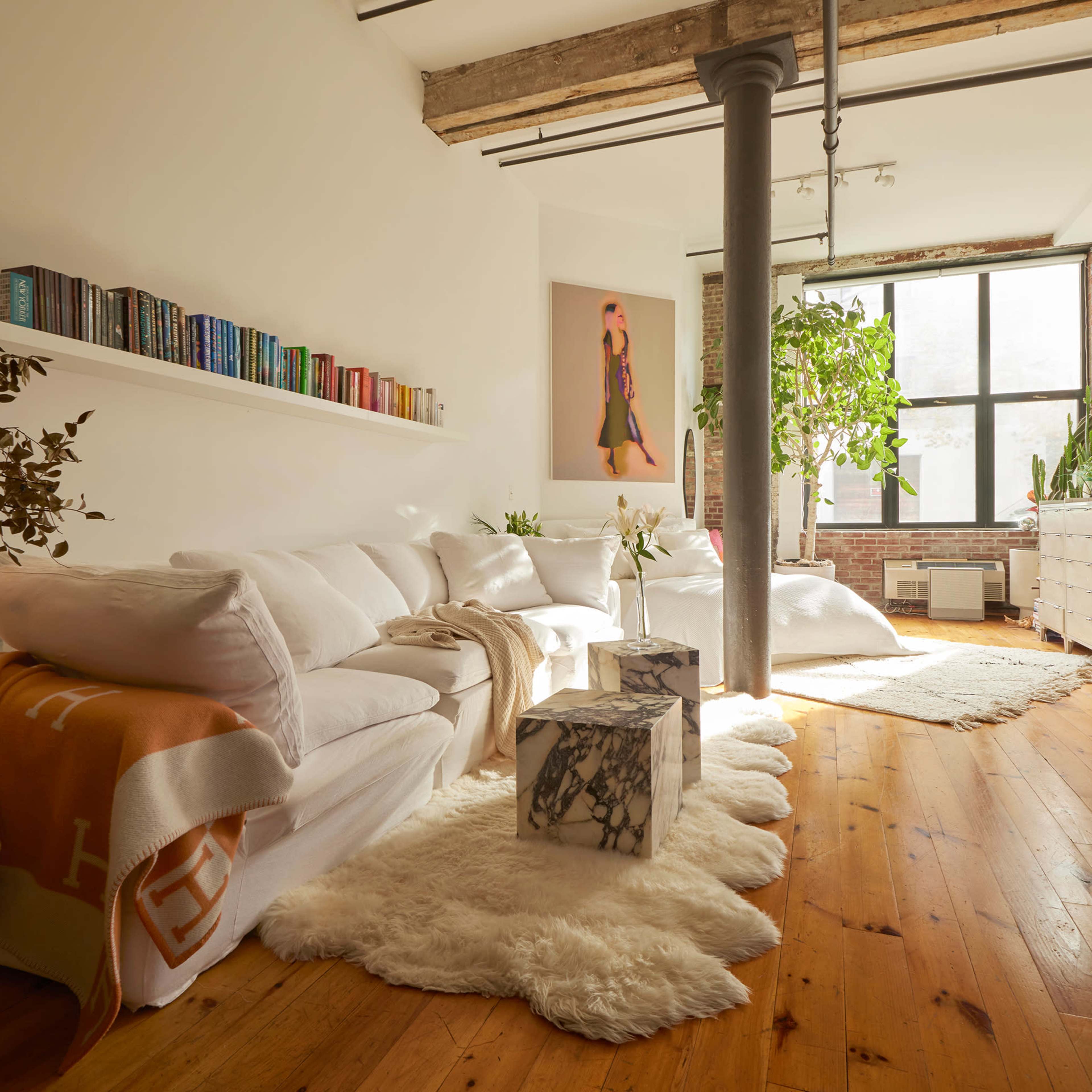 Brooklyn Industrial Loft furnished with Luxury Decor Image in Williamsburg, Brooklyn, NY