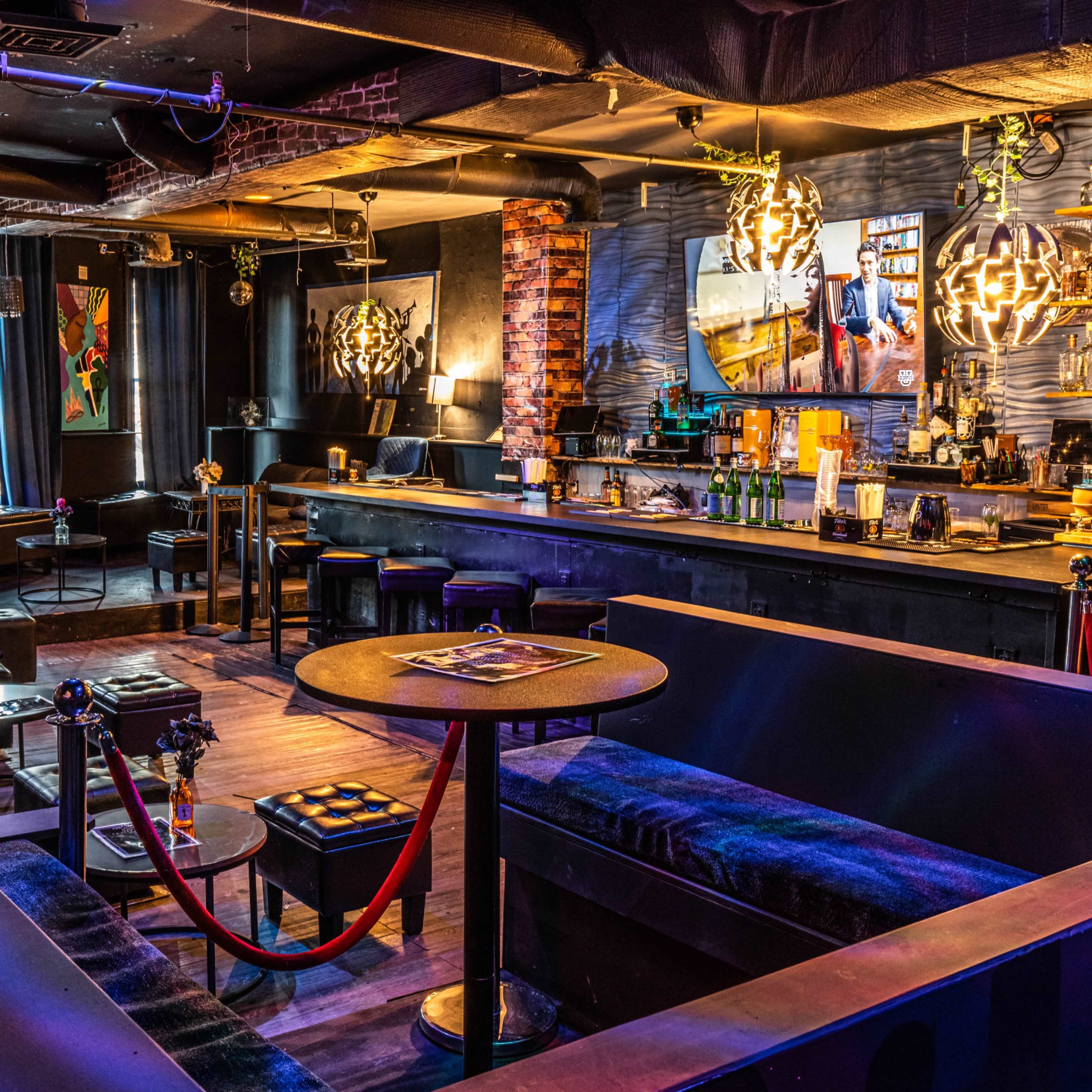 Lounge with stage on Hst dc Image in Northeast Washington, Washington, DC