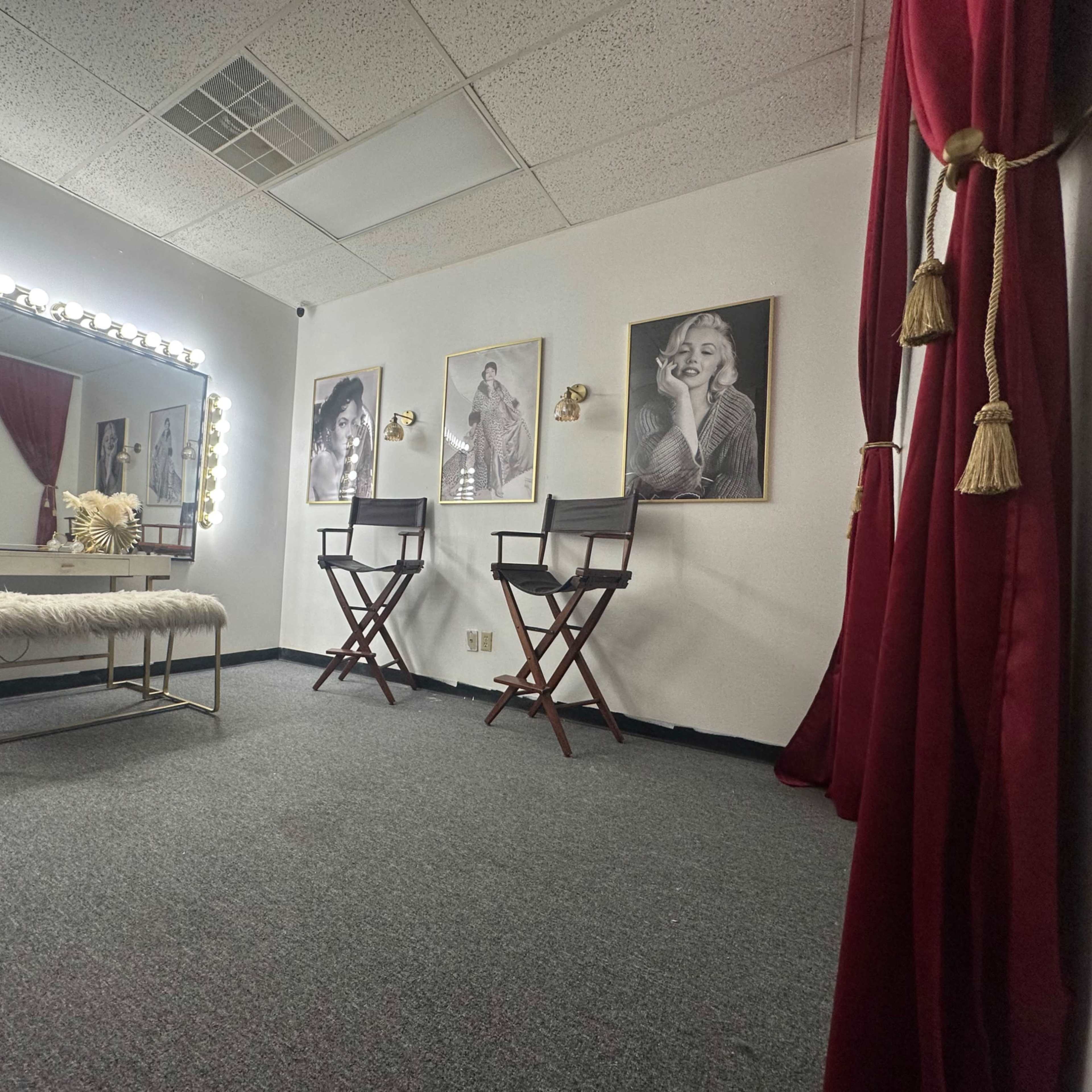 Old Hollywood Backstage Room **24/7 contactless entry Image in Lake Highlands, Dallas, TX