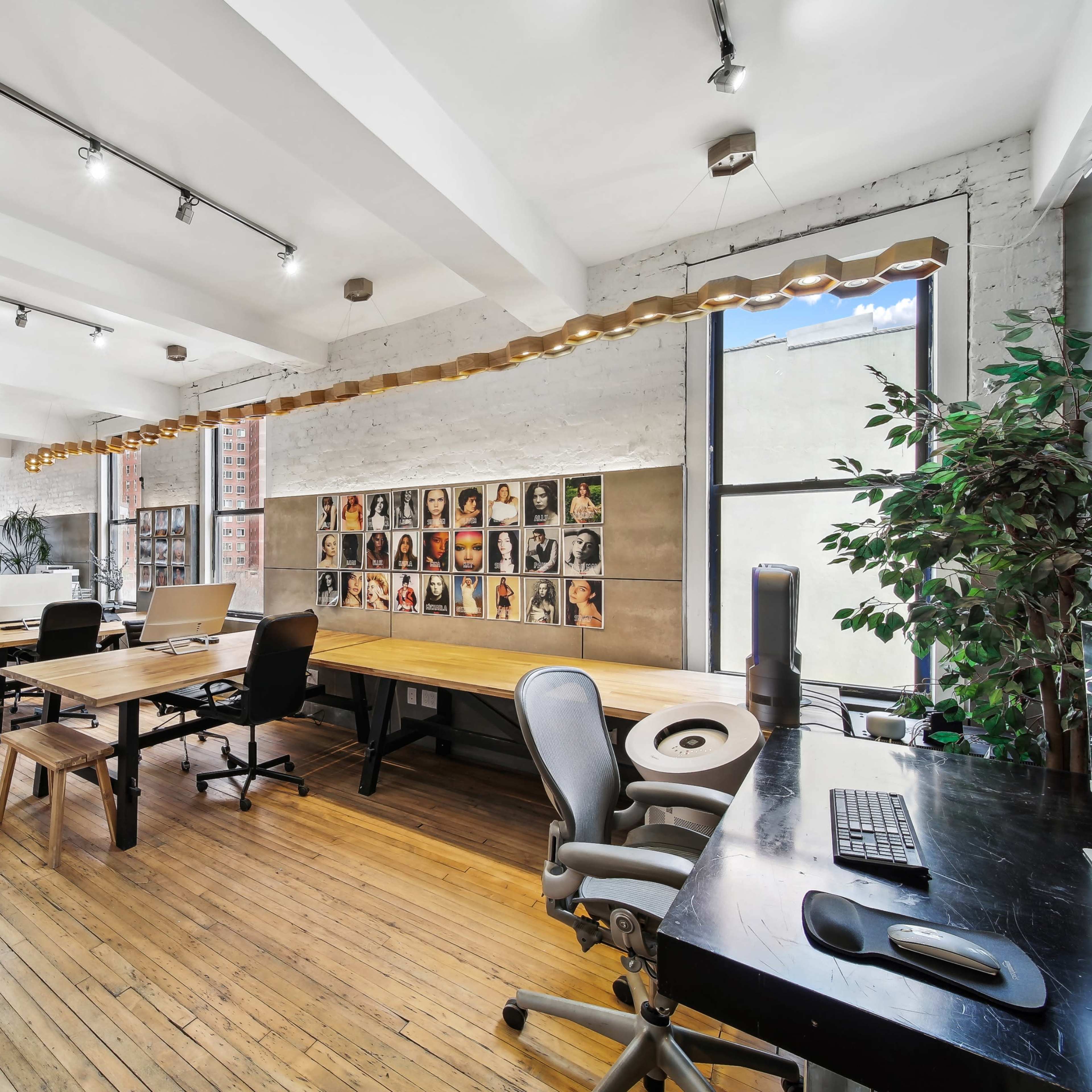 INDUSTRIAL OFFICE  Image in Lower Manhattan, New York, NY