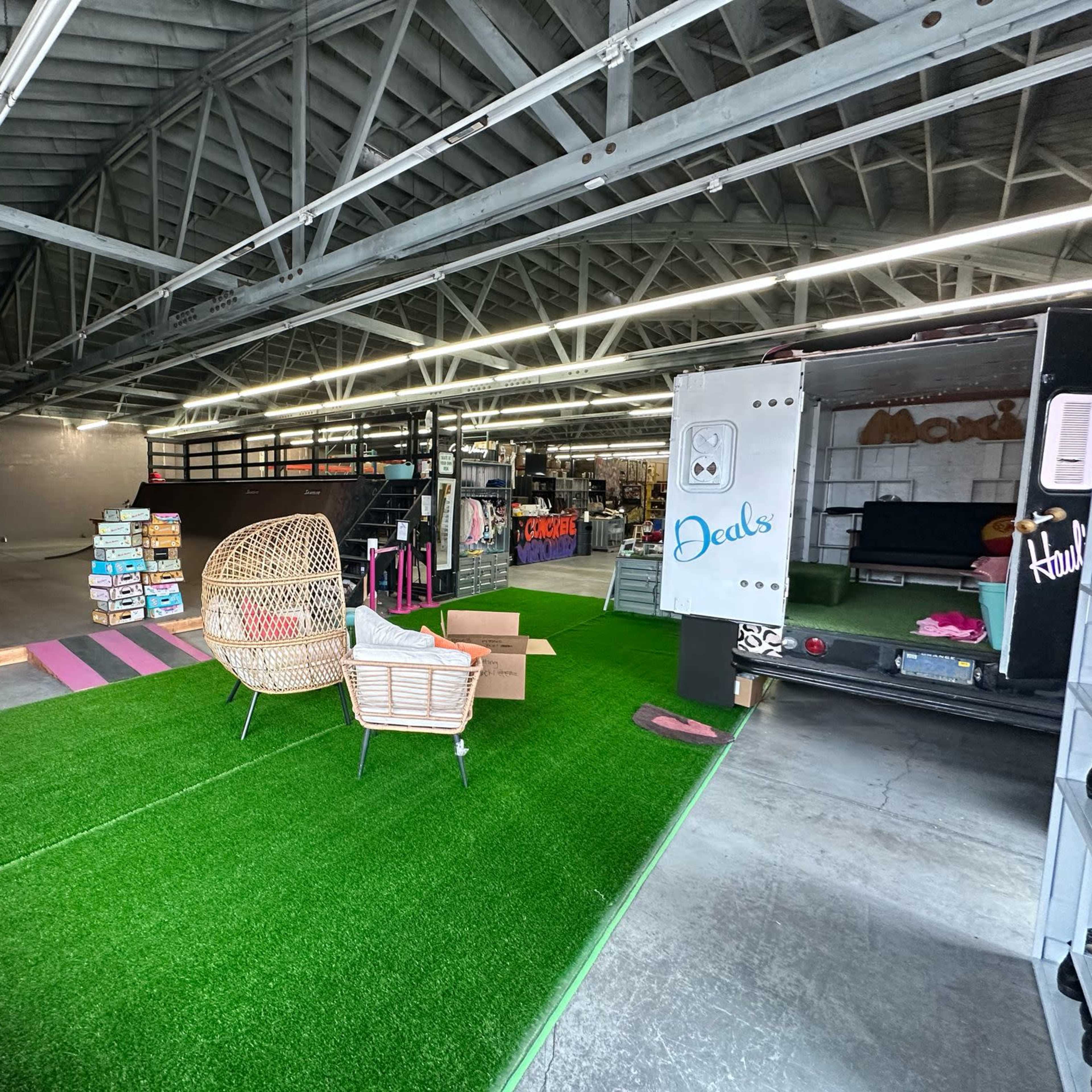 huge urban industrial space  in long beach Image in Zaferia, Long Beach, CA