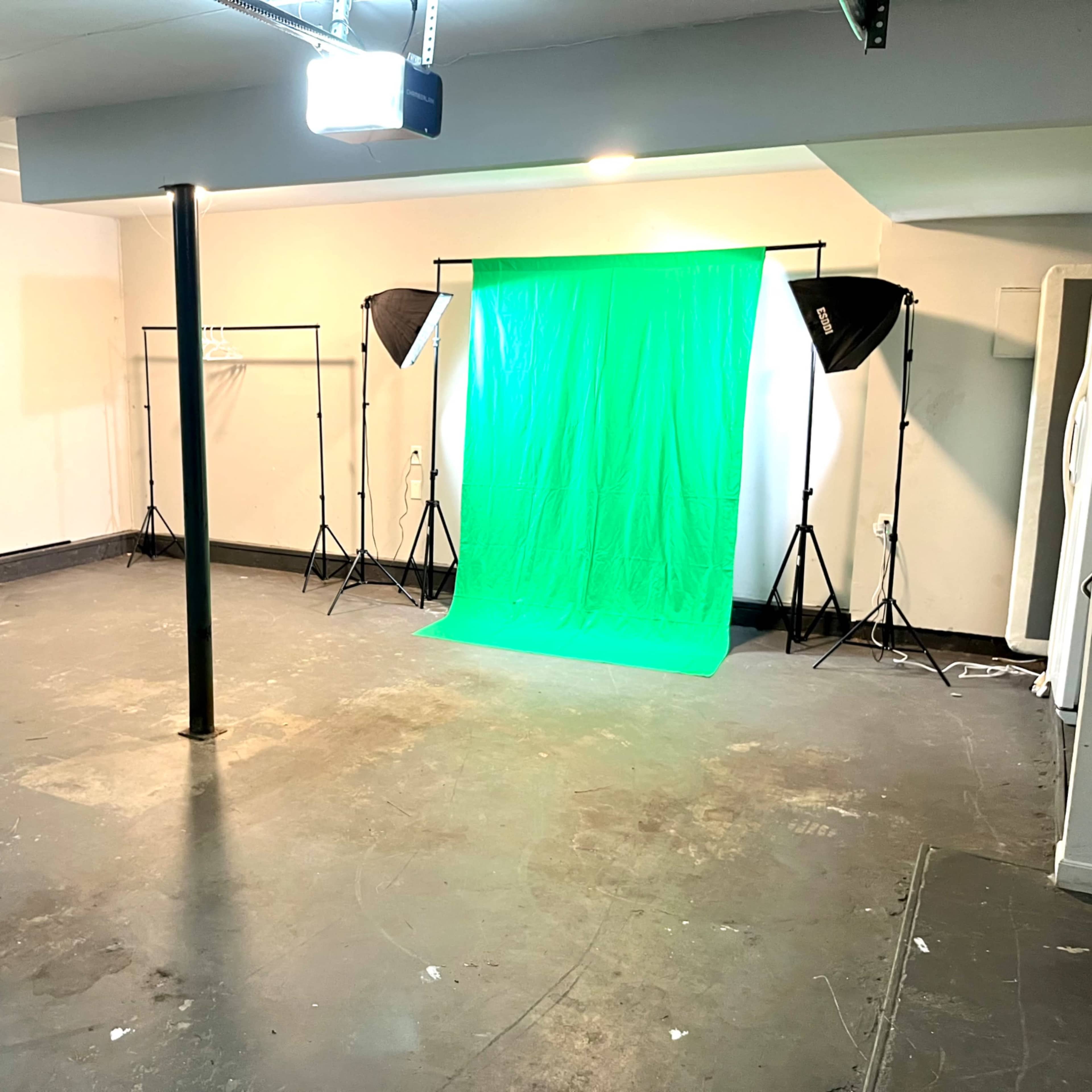 Affordable Studio with Green Screen & White Backdrop in ATL Image in South Fulton, Atlanta, GA
