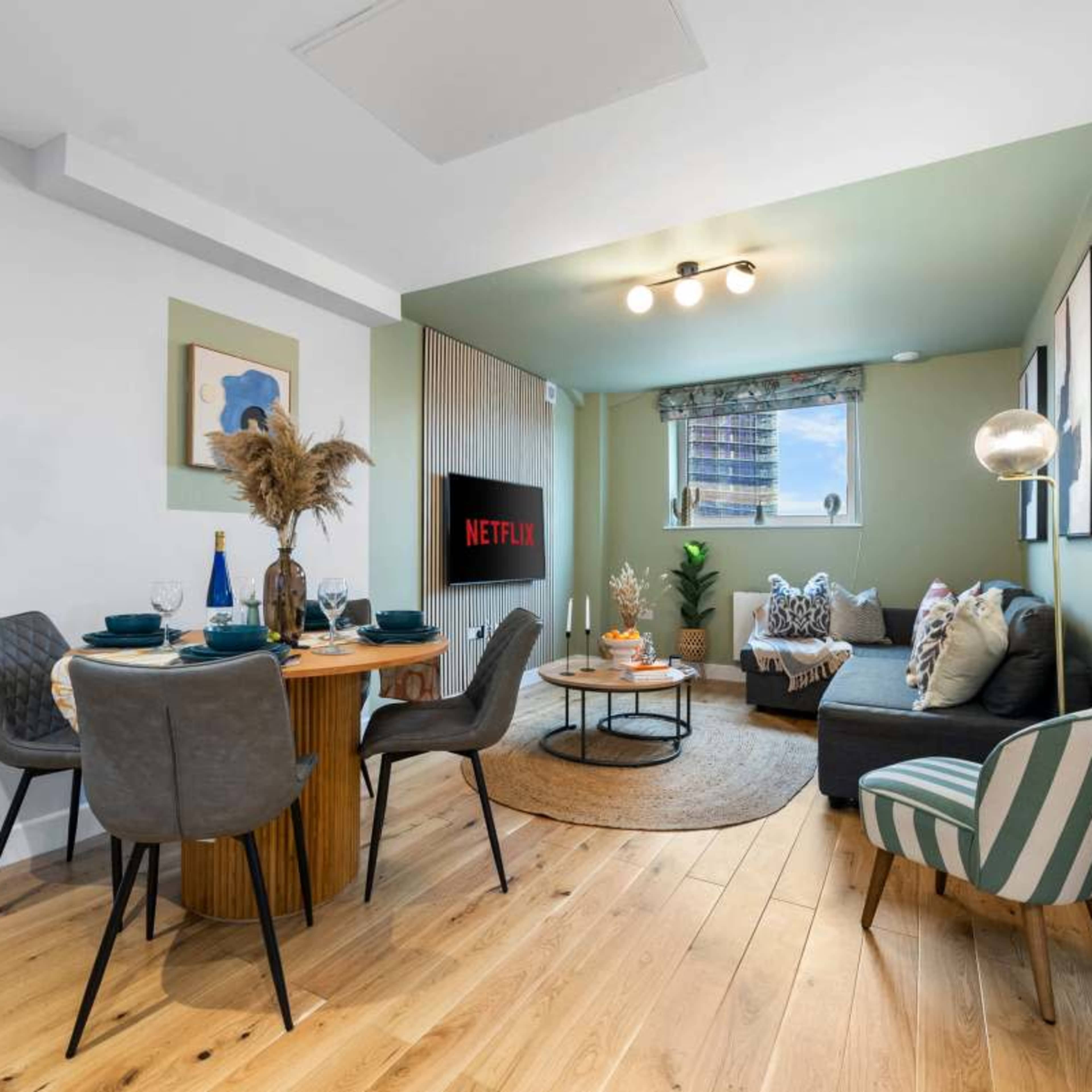 Stylish 1-BR Flat, City Centre - Bellevue Heights Image in The Polygon, Southampton, England