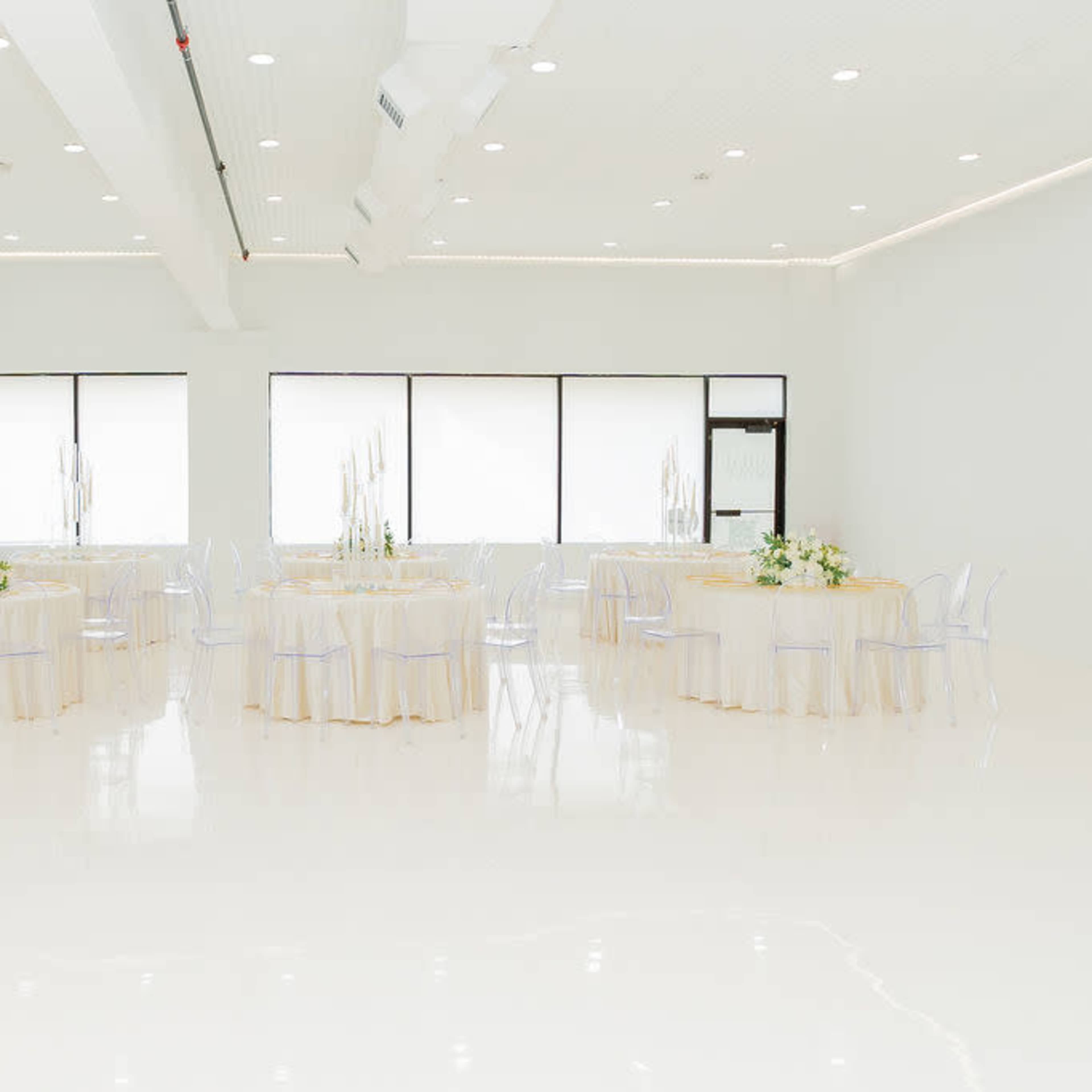 All white modern event space minutes away from the American Dream Mall and Teterboro Airport Image in Little Ferry, Little Ferry, NJ