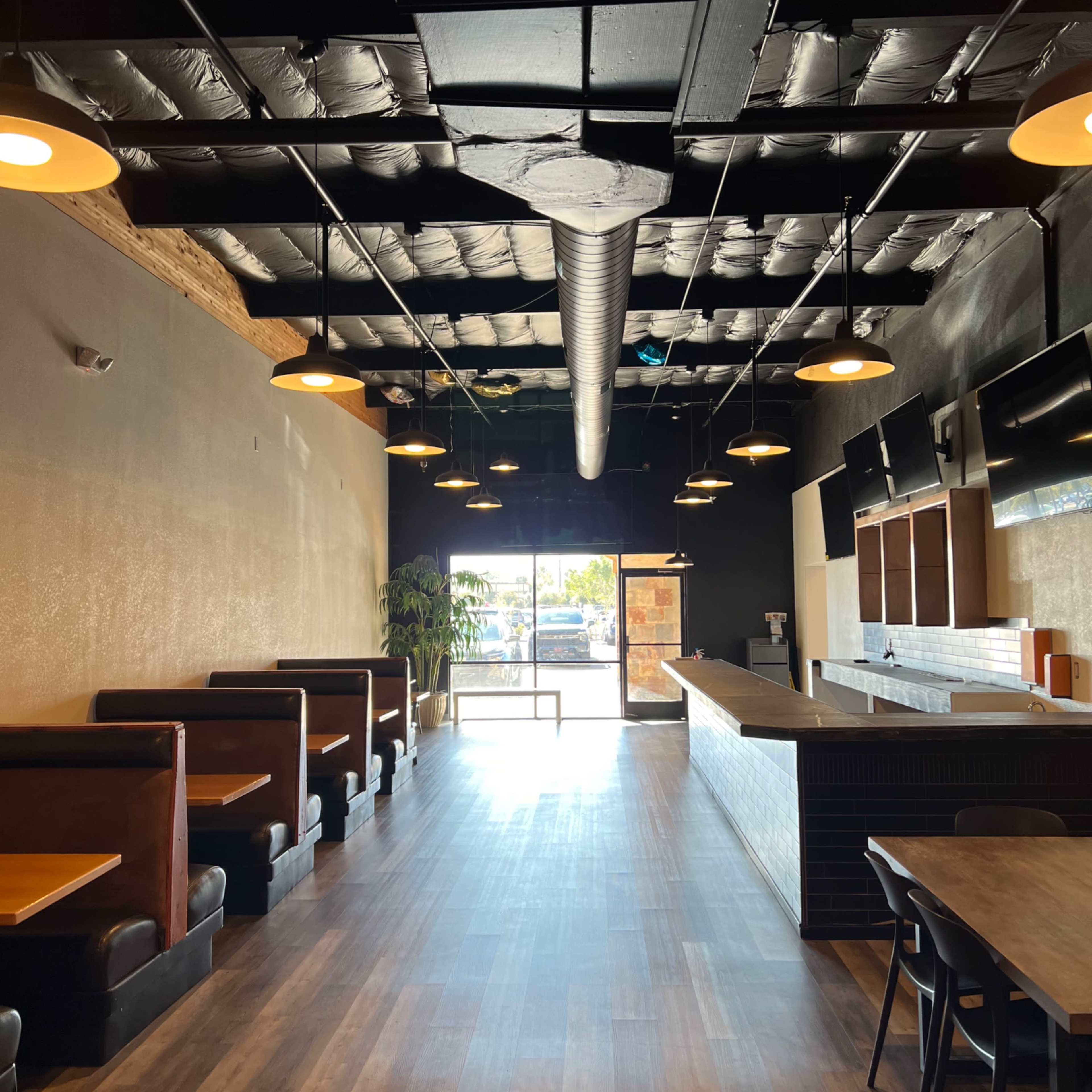 Large restaurant dining area with bar in Tempe Image in Tempe, Tempe, AZ