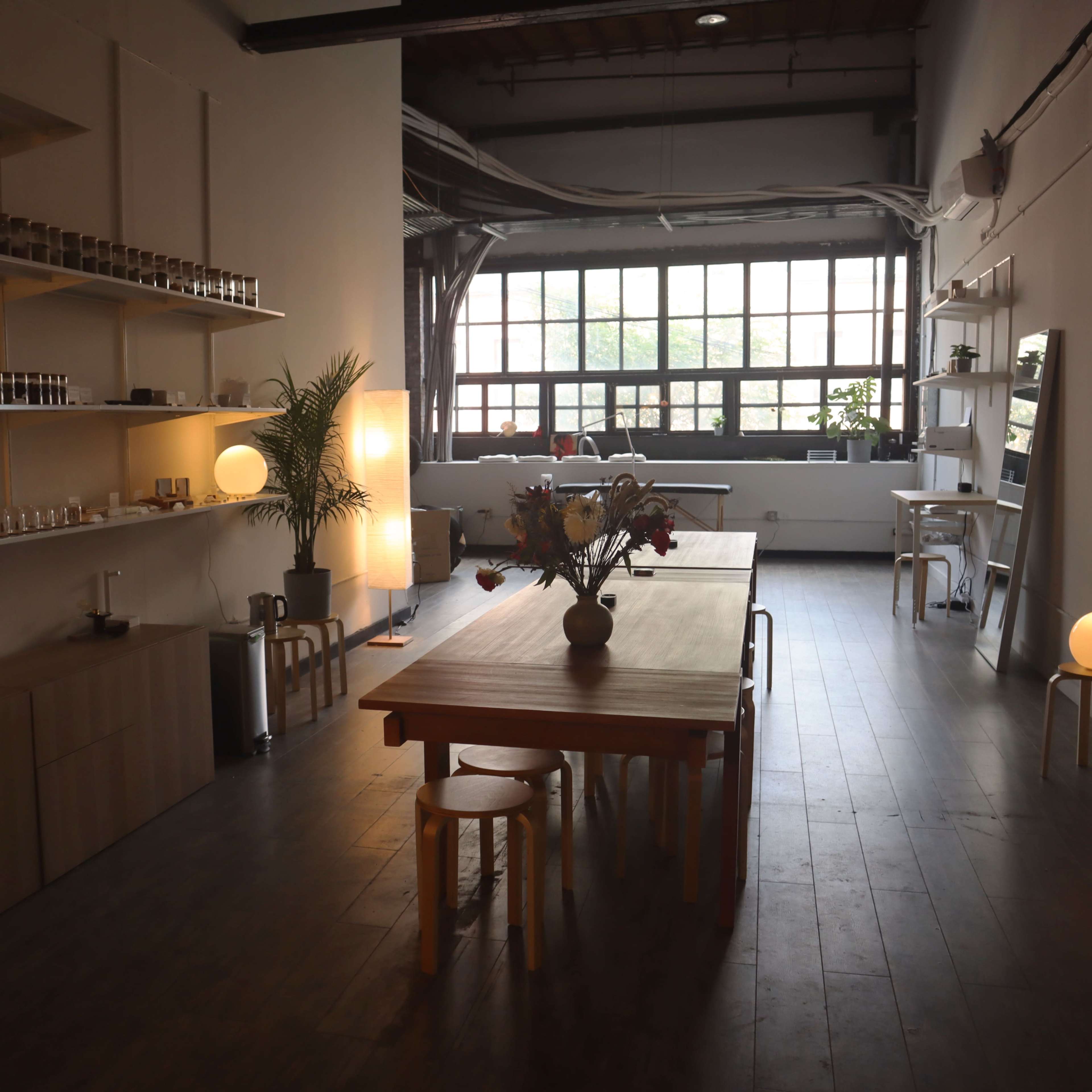 Peaceful Studio with High Ceilings Image in Greenpoint, Brooklyn, NY