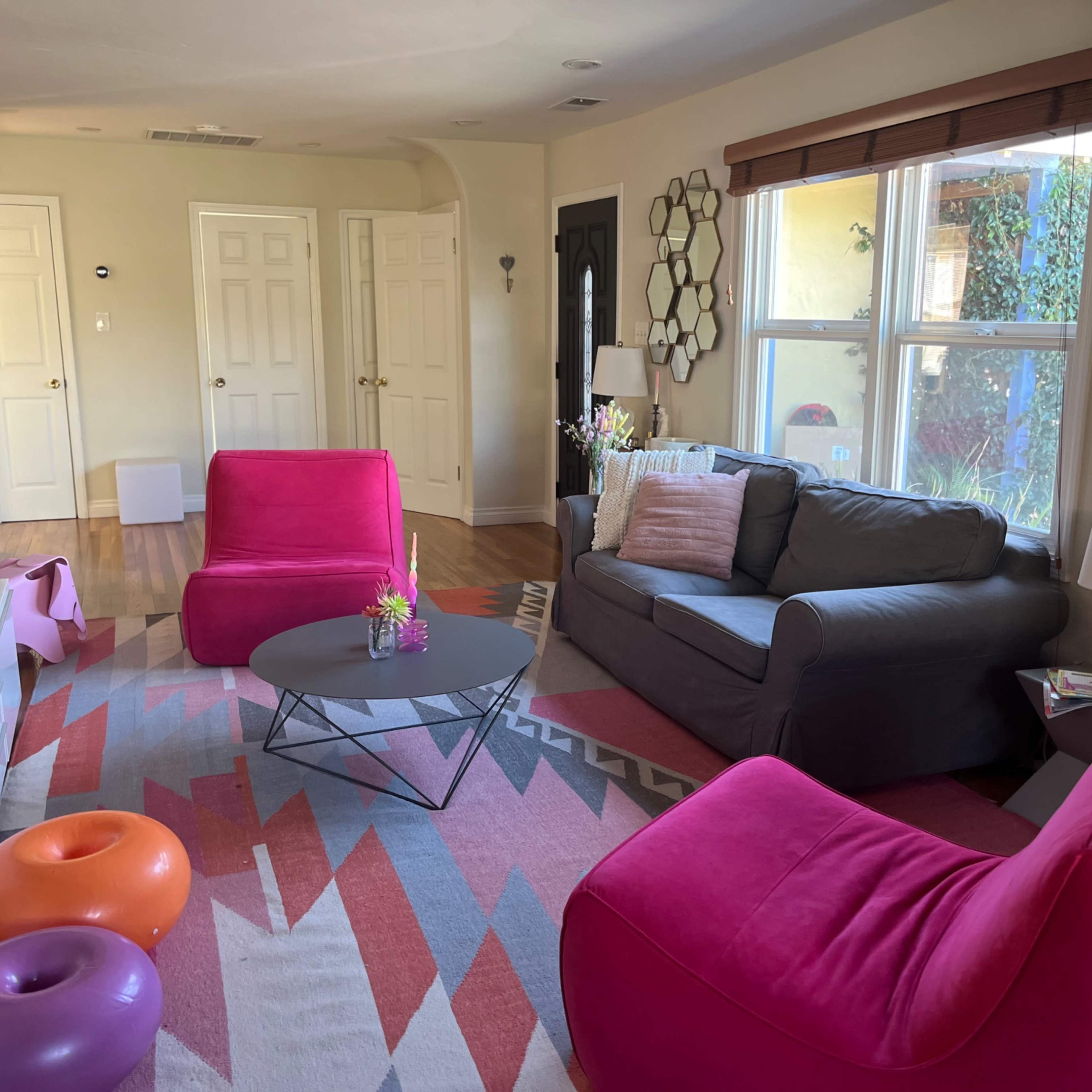 5 min walking distance from Downtown, cute yellow house with a French bocce field ("Pétanque") in the backyard. Image in Lowlanders, Sunnyvale, CA