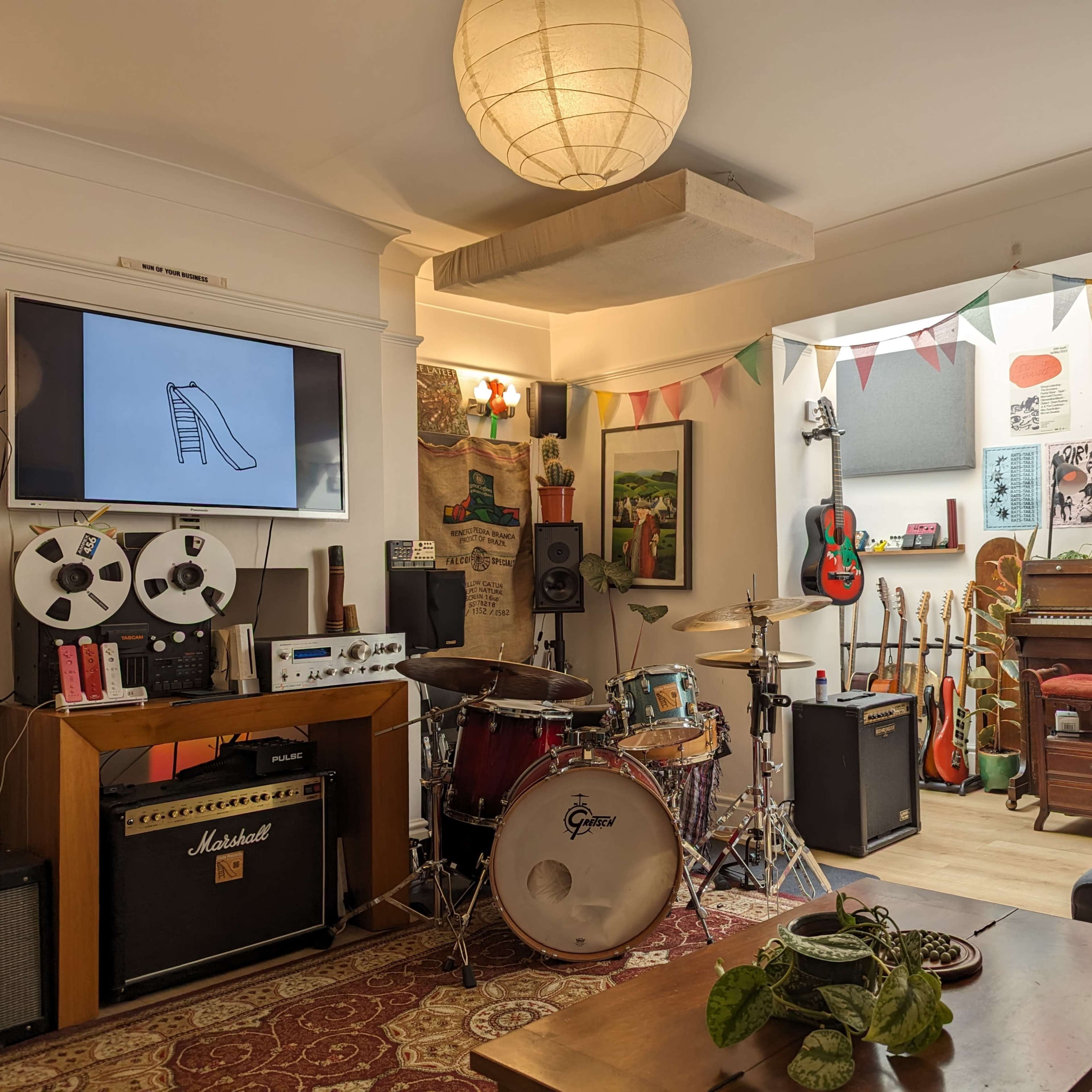 Intimate Music Studio with a Cozy Atmosphere Image in Peckham, London, England
