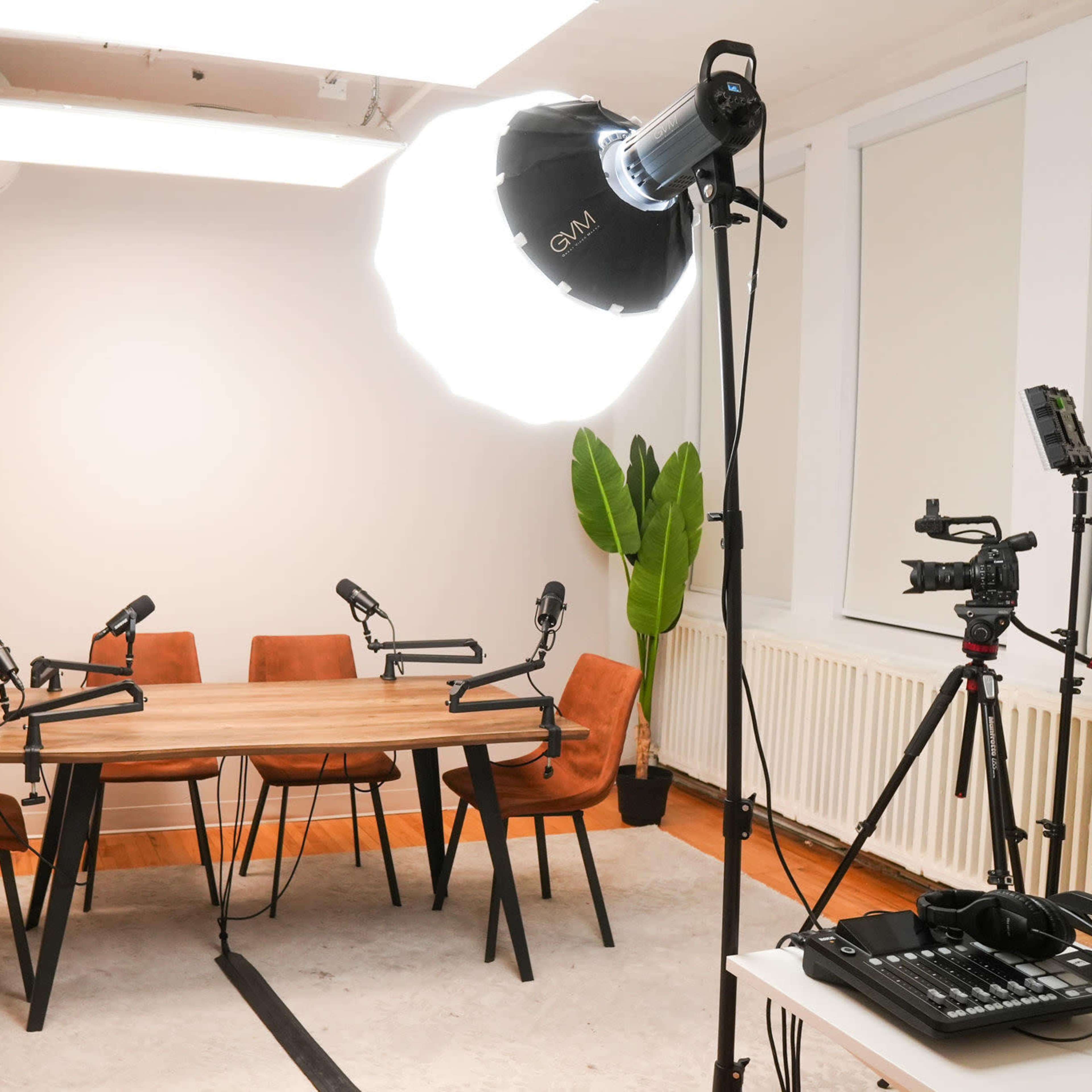 Podcast Studio Toronto Image in Downtown Toronto, Toronto, ON
