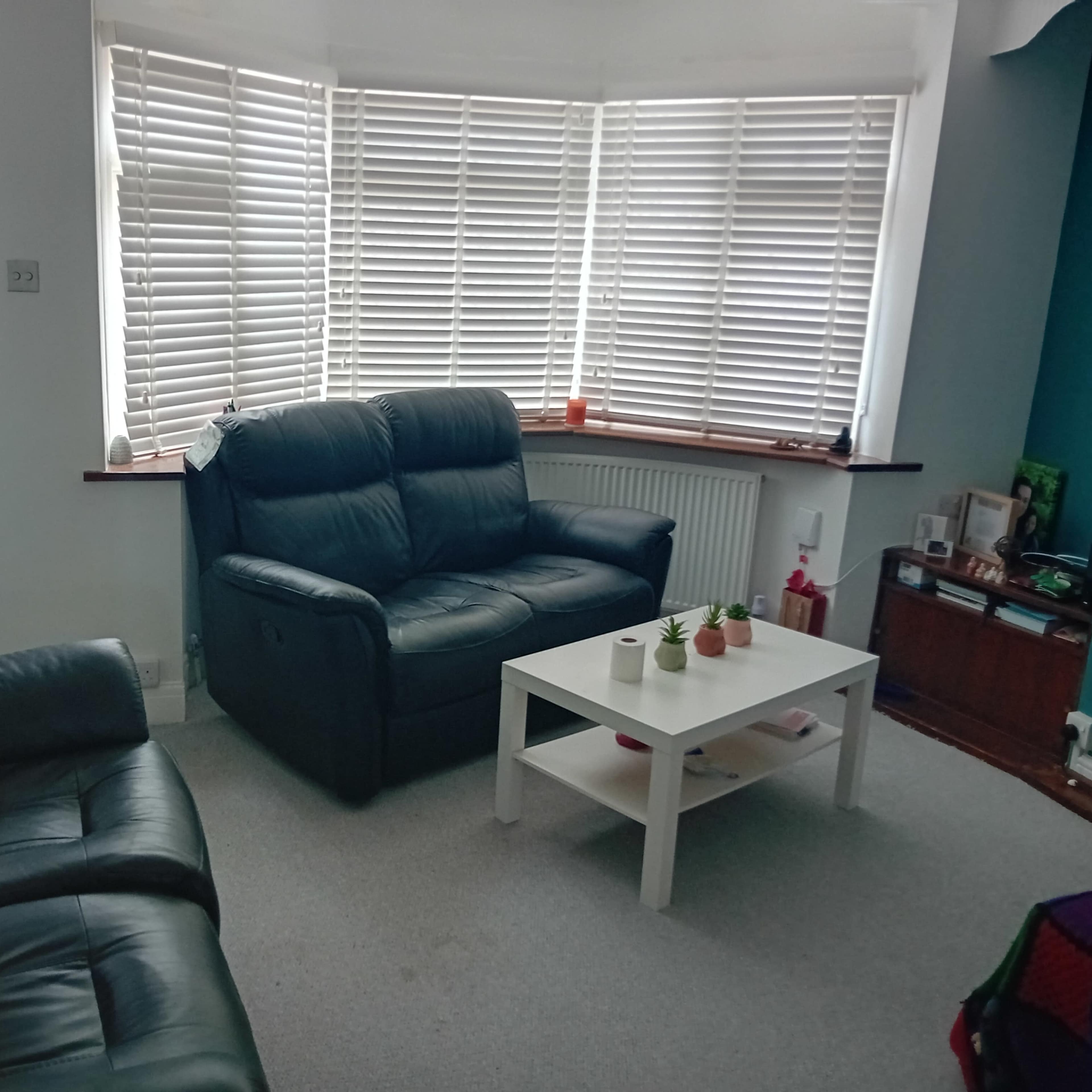 A Spacious 3 Bedrooms 1930's House Image in Ruislip, Ruislip, England