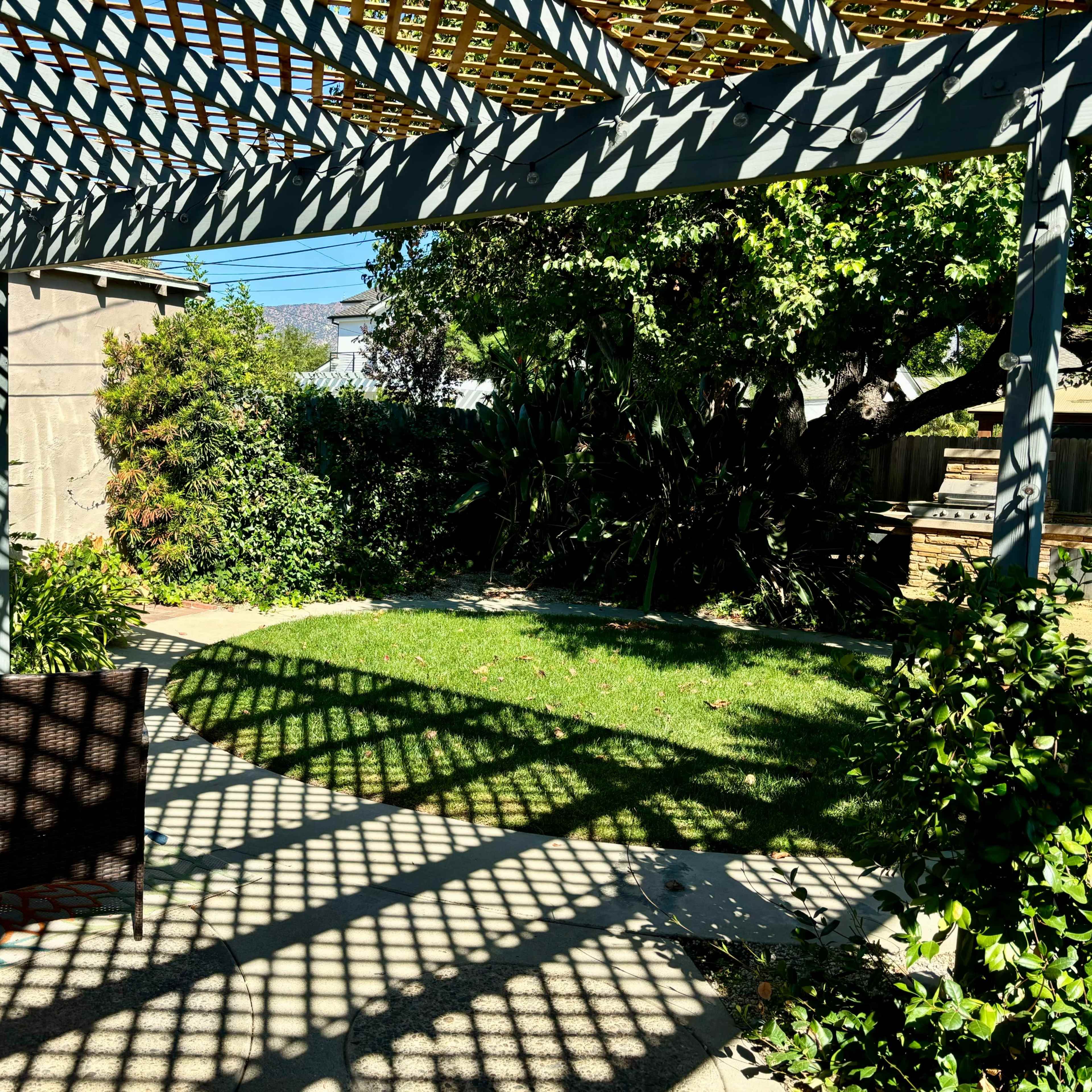 Serene Backyard with Real Grass Image in Burbank, Burbank, CA