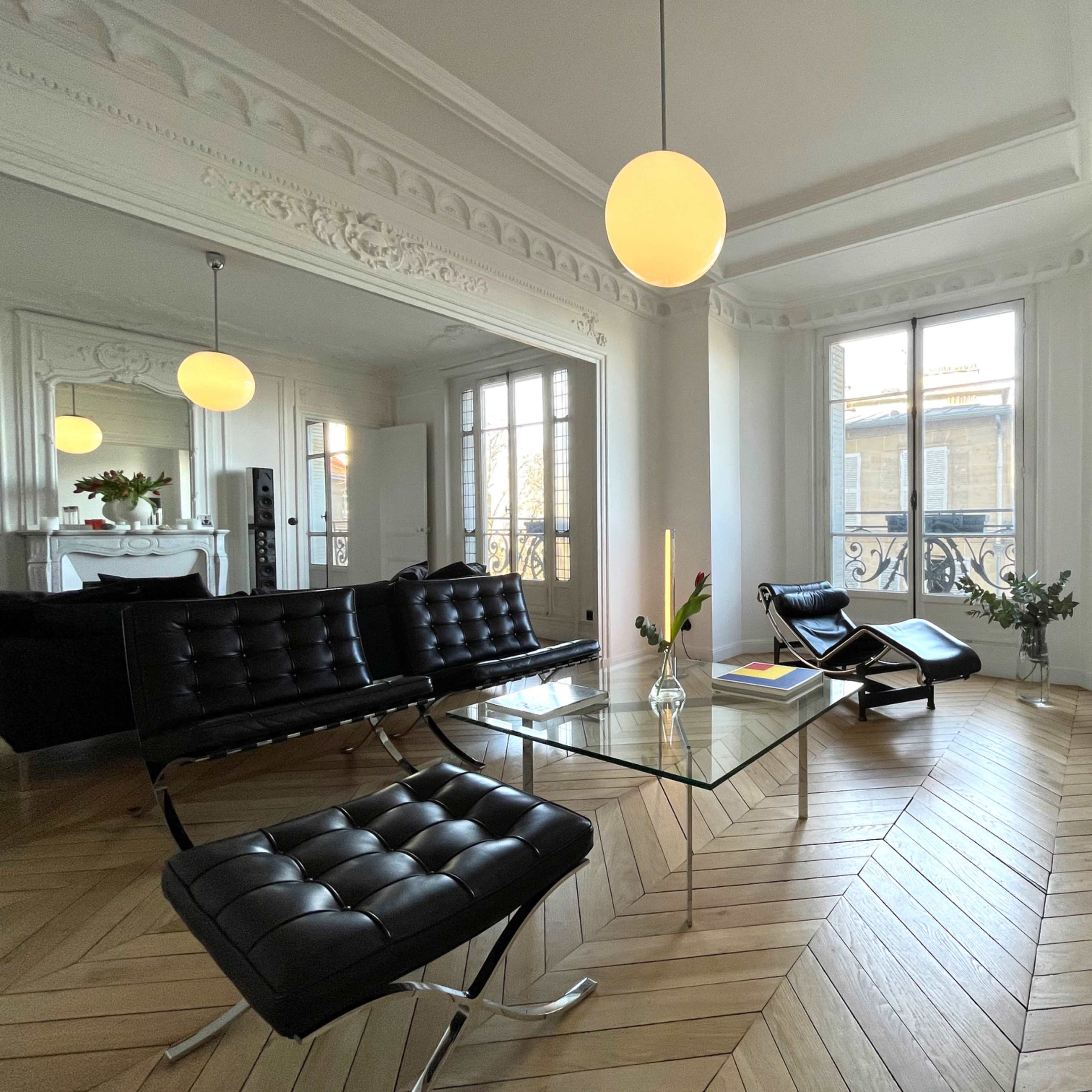 LA TOUCHE BAUHAUS — appartement parisien minimaliste Image dans Paris, Paris, Île-de-France