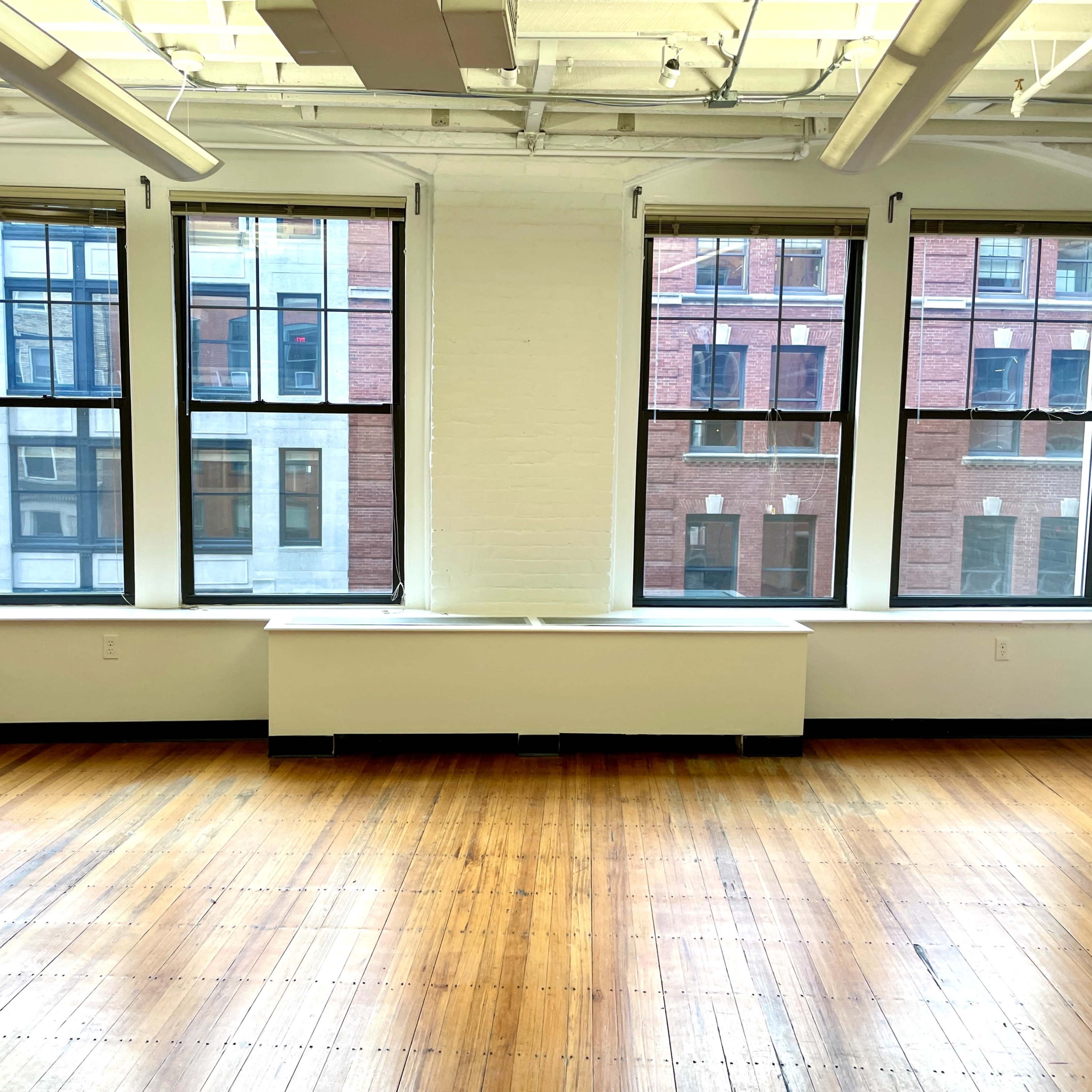 Gorgeous Bright Downtown Office Loft Perfect for Photoshoots & Workshops Right off Highway Image in Leather District, Boston, MA