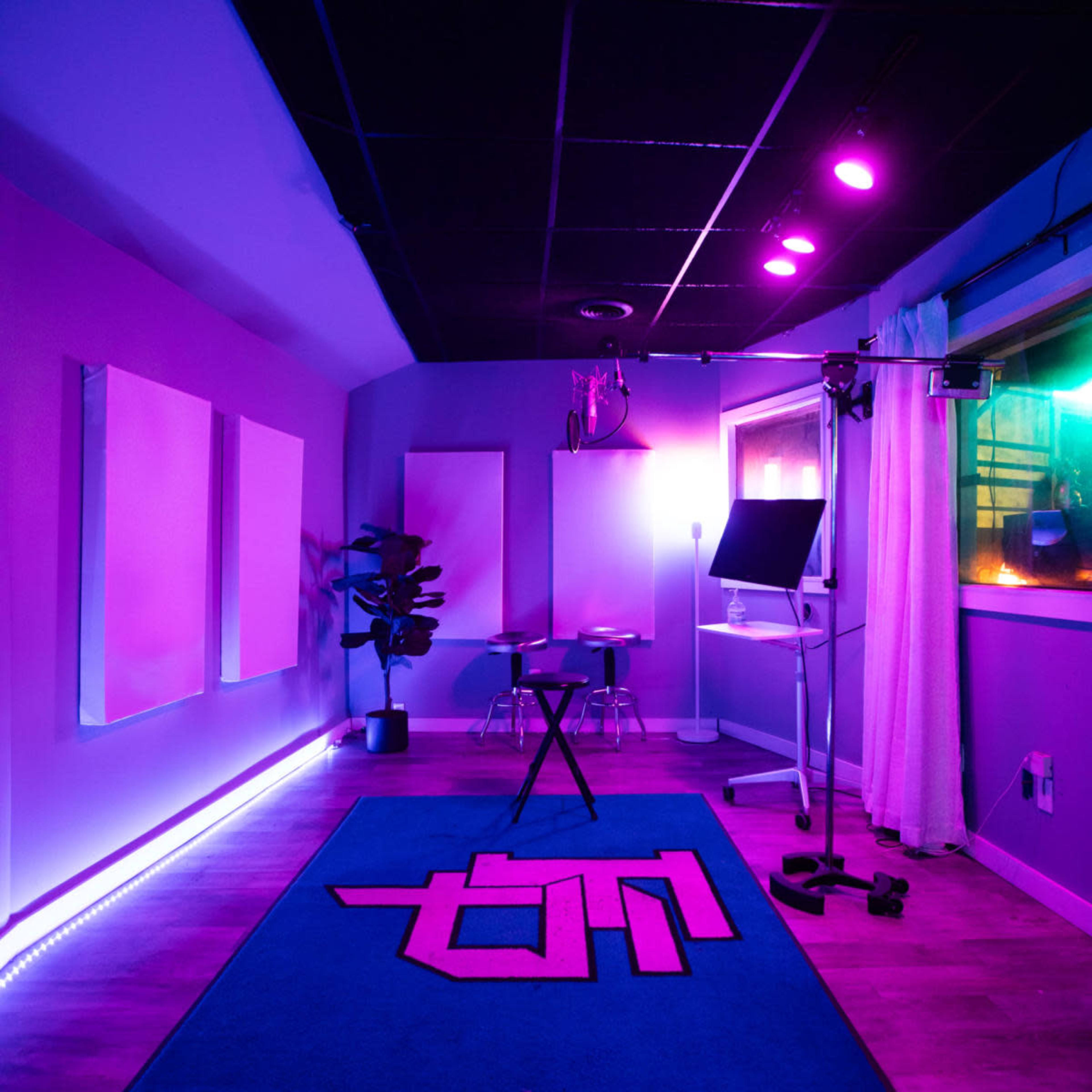 Super Vibey Recording Studio Image in Blue Township, Independence, MO