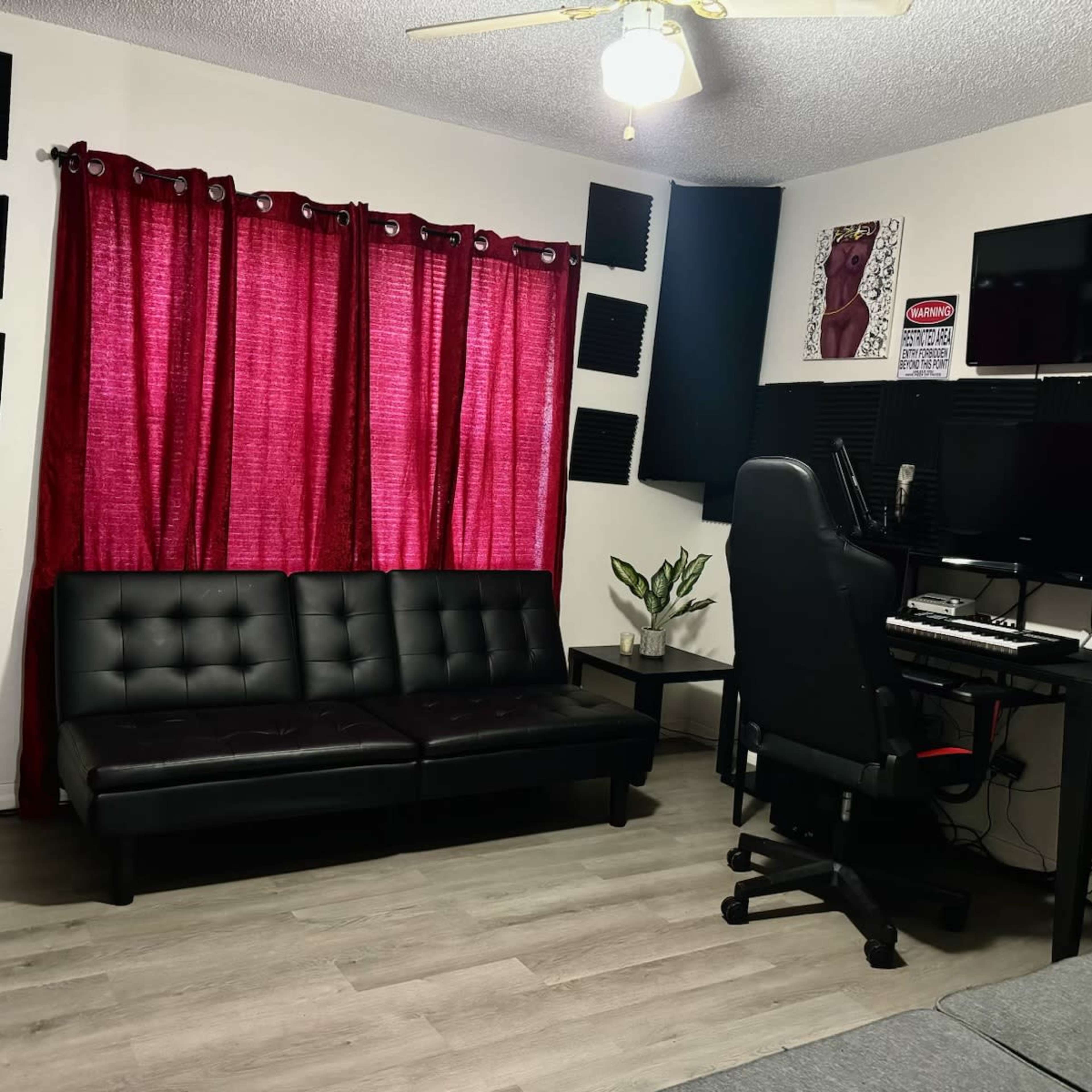 Orlando Recording Studio — VybeHouse Studio Image in Sherwood Forest, Orlando, FL