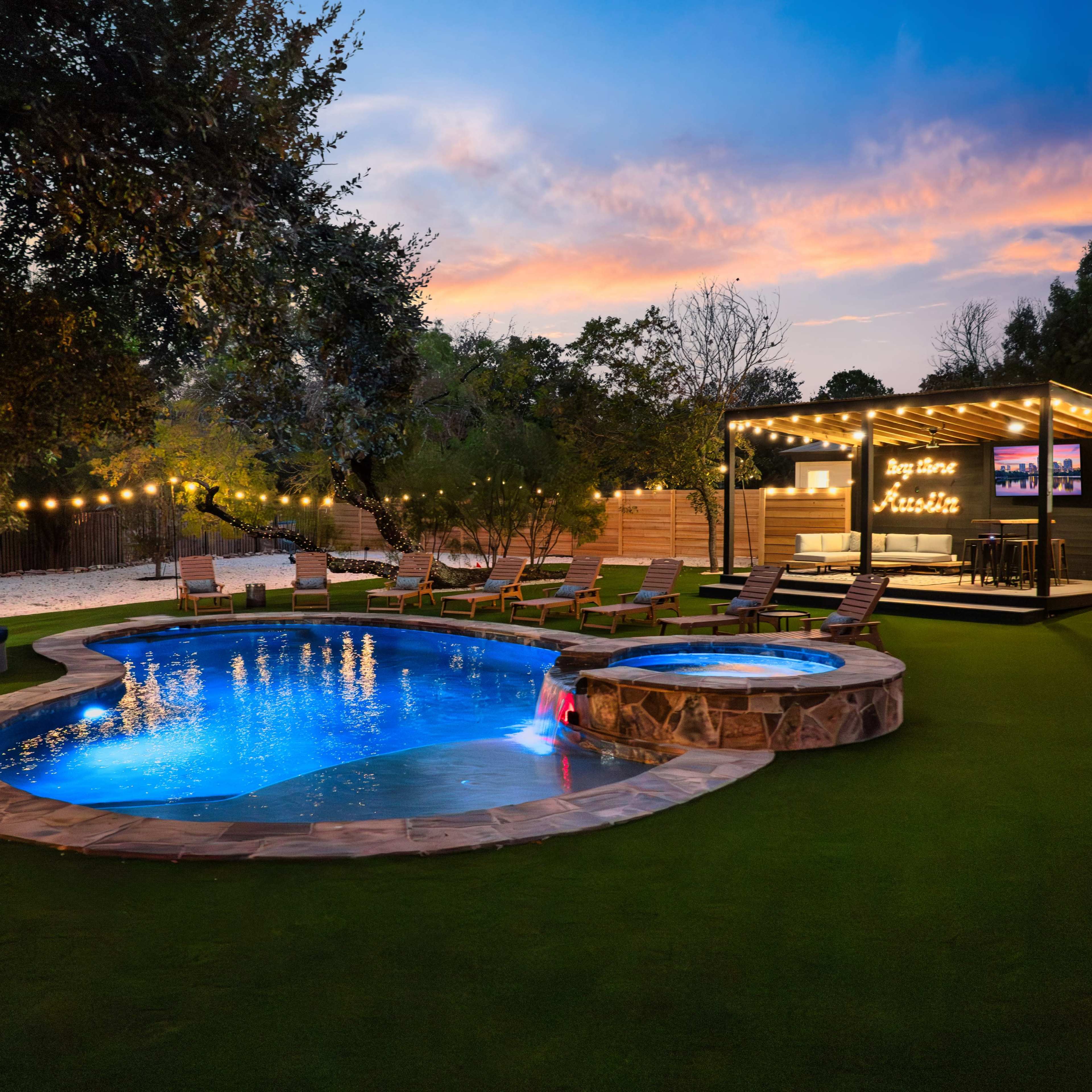 ~La Mariposa~ Best Backyard in Austin ~ Full Acre Image in Flournoy Acres, Sunset Valley, TX