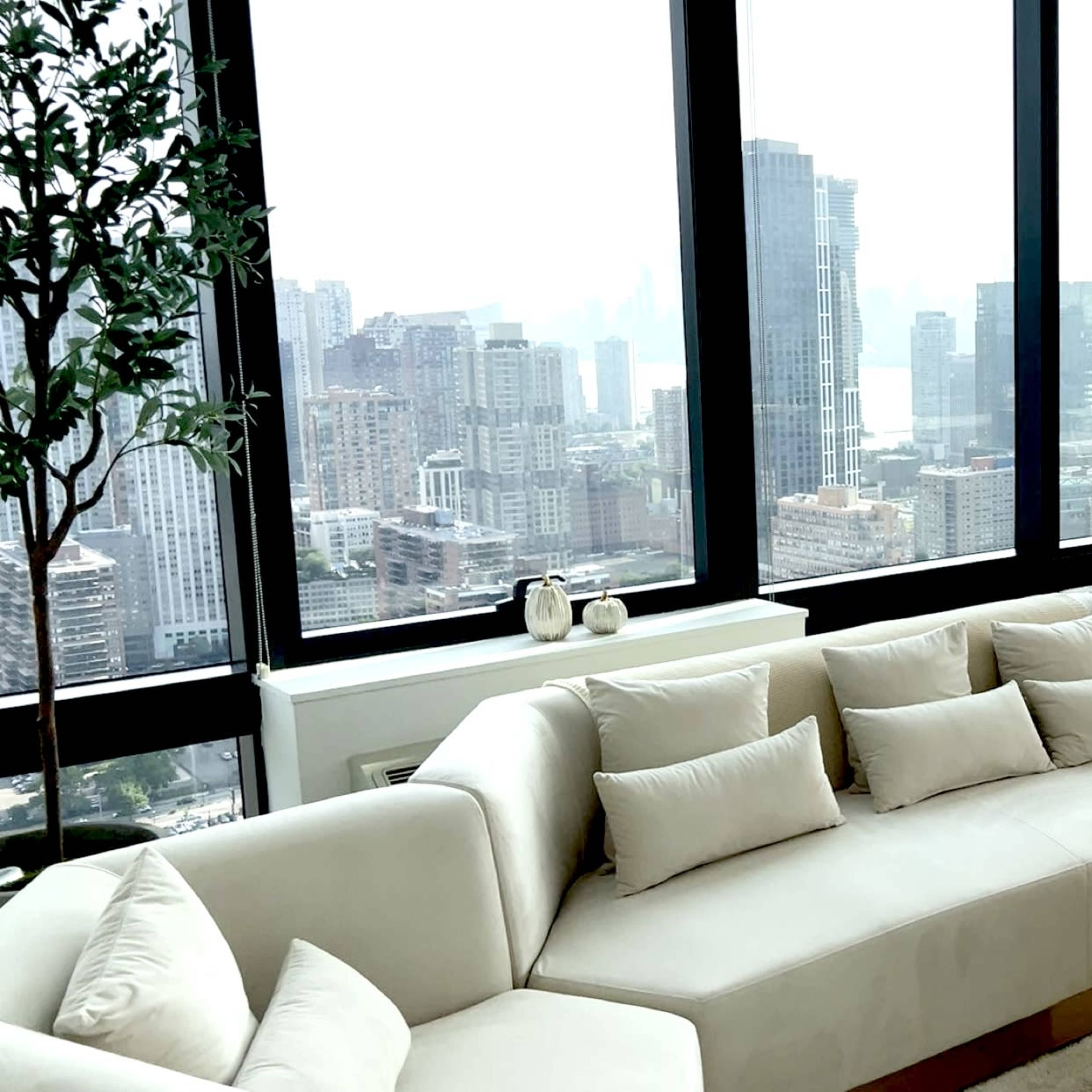 Panoramic Hudson River Penthouse Image in Downtown Jersey City, Jersey City, NJ