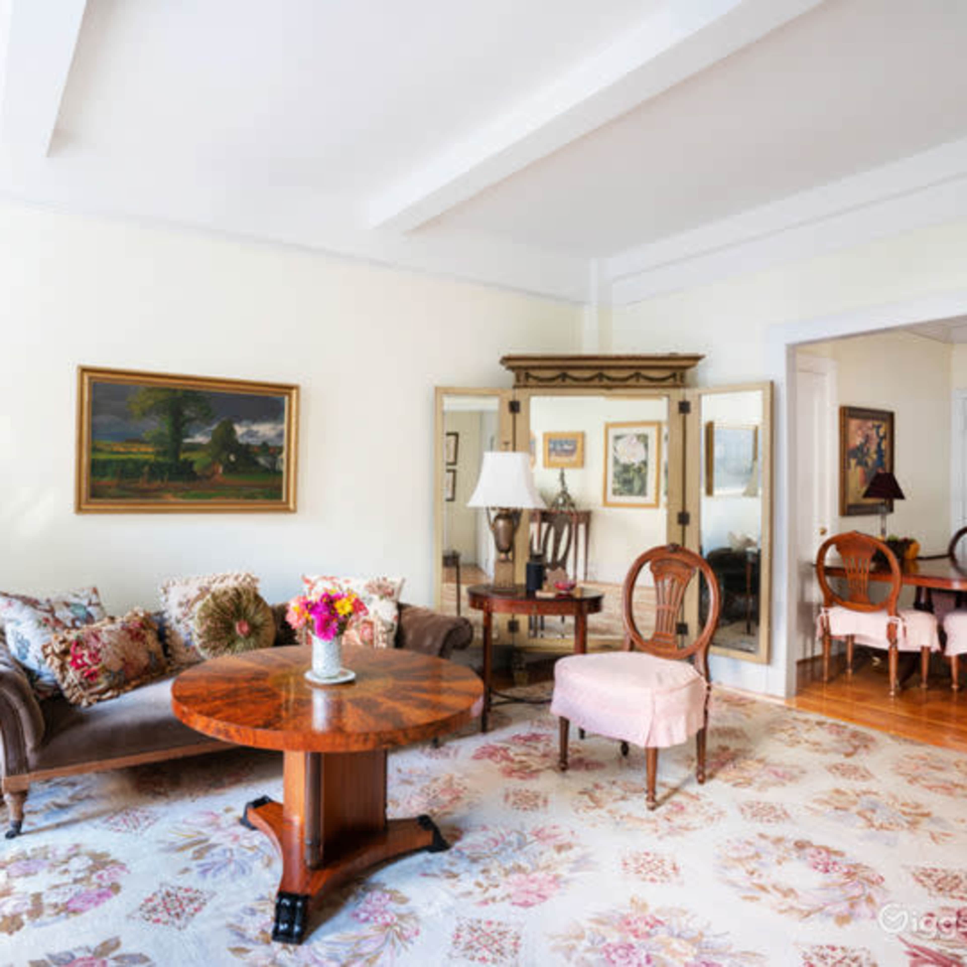Midtown classic pre-war apartment with great light. Image in Midtown Manhattan, New York, NY